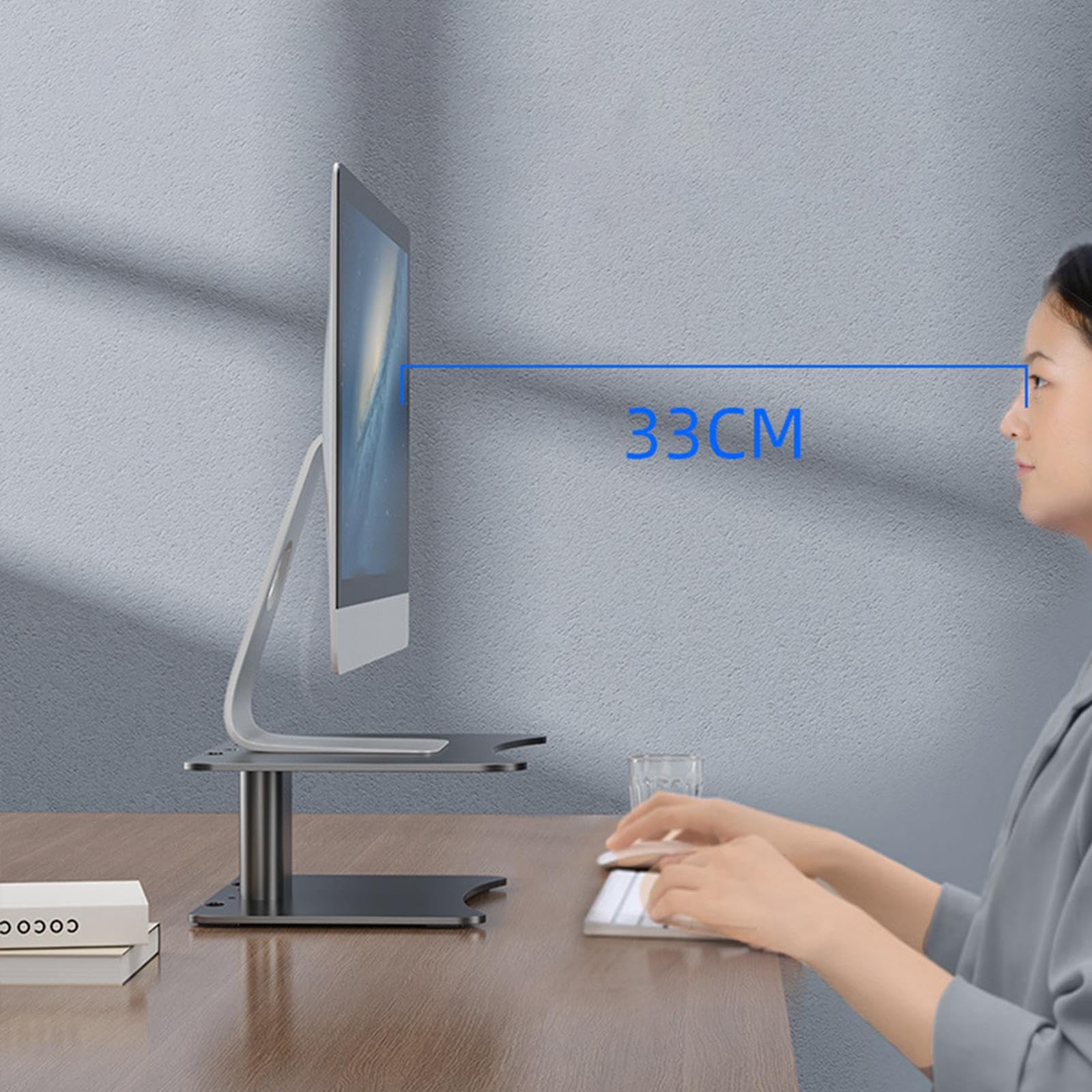 Supporto versatile per computer che supporta dispositivi, sollevando gli schermi e organizzando gli spazi di lavoro con un supporto da scrivania