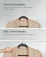 Vista 21 de SONGMICS UCRF029W05 - Paquete de 50 ganchos de terciopelo antideslizantes para trajes con muescas para el hombro, barra para pantalones, gancho