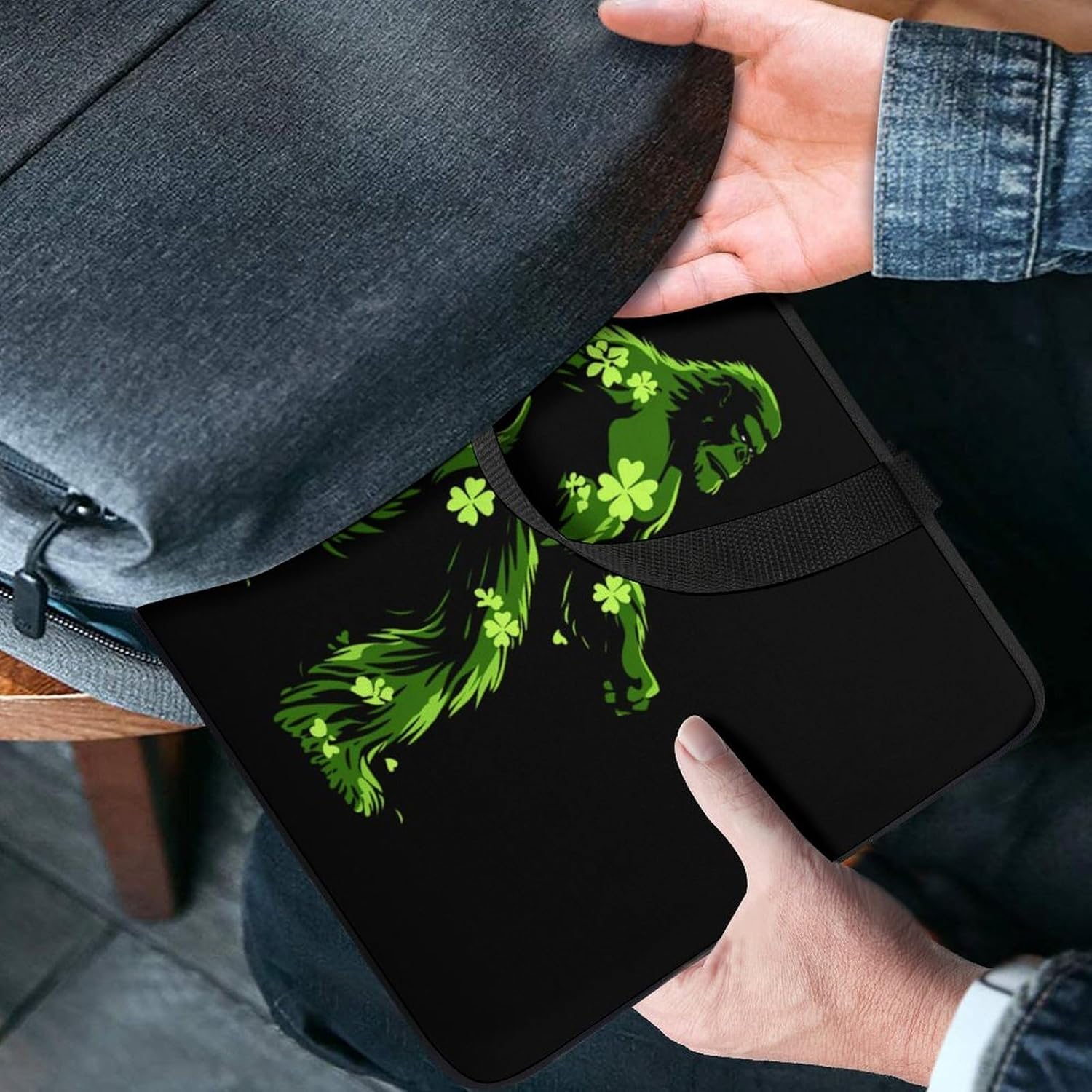 St Patricks Day Bigfoot Sasquatch Shamrock Laptop Bag Lightweight Computer Bag Carrying Case for Work Business