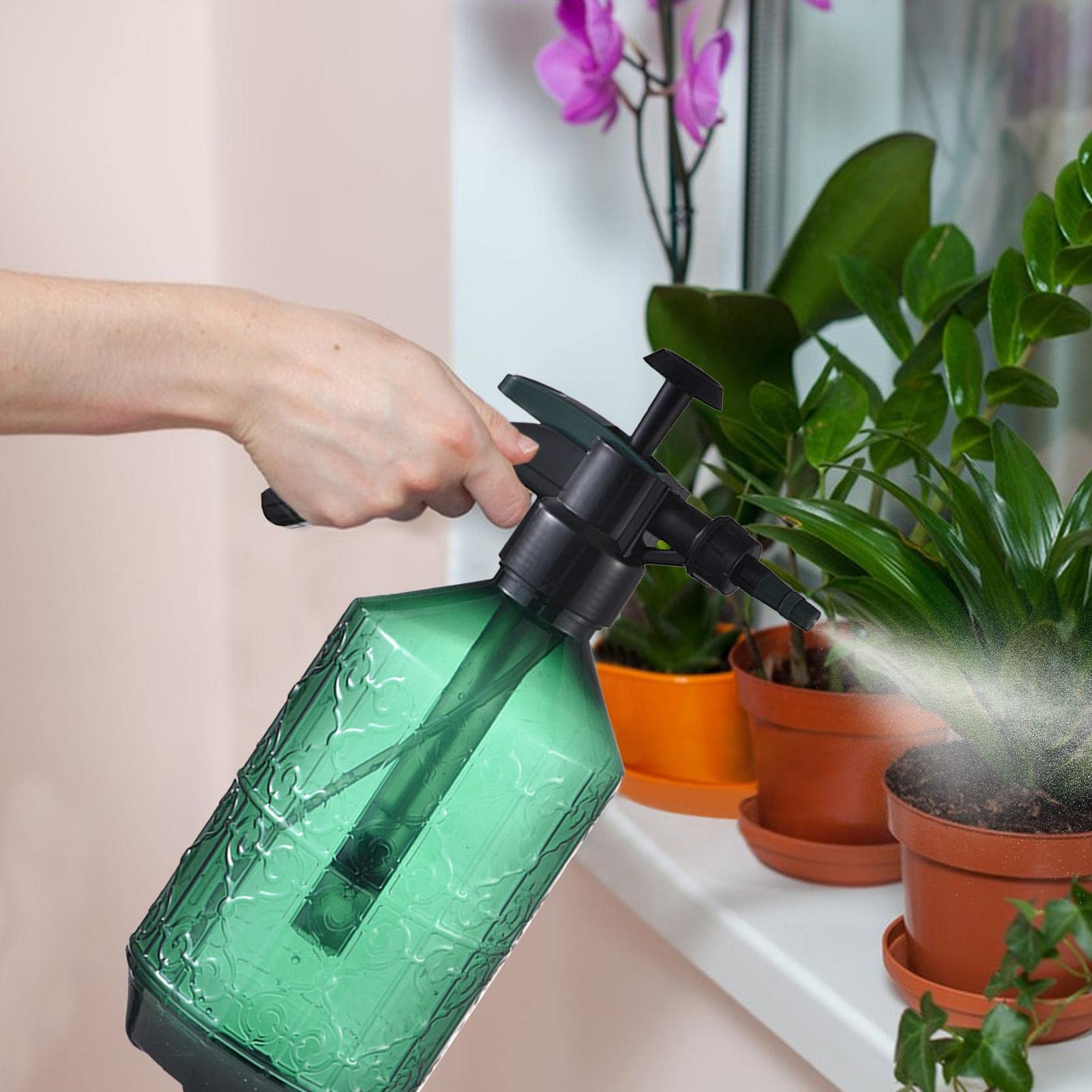 Drucksprüher, Gießkanne mit Verstellbarer Düse, Tragbare 2-Liter-Druckflasche mit Verstellbarer Düse zum Bewässern von Blumenrasen, zum Reinigen und Waschen zu Hause