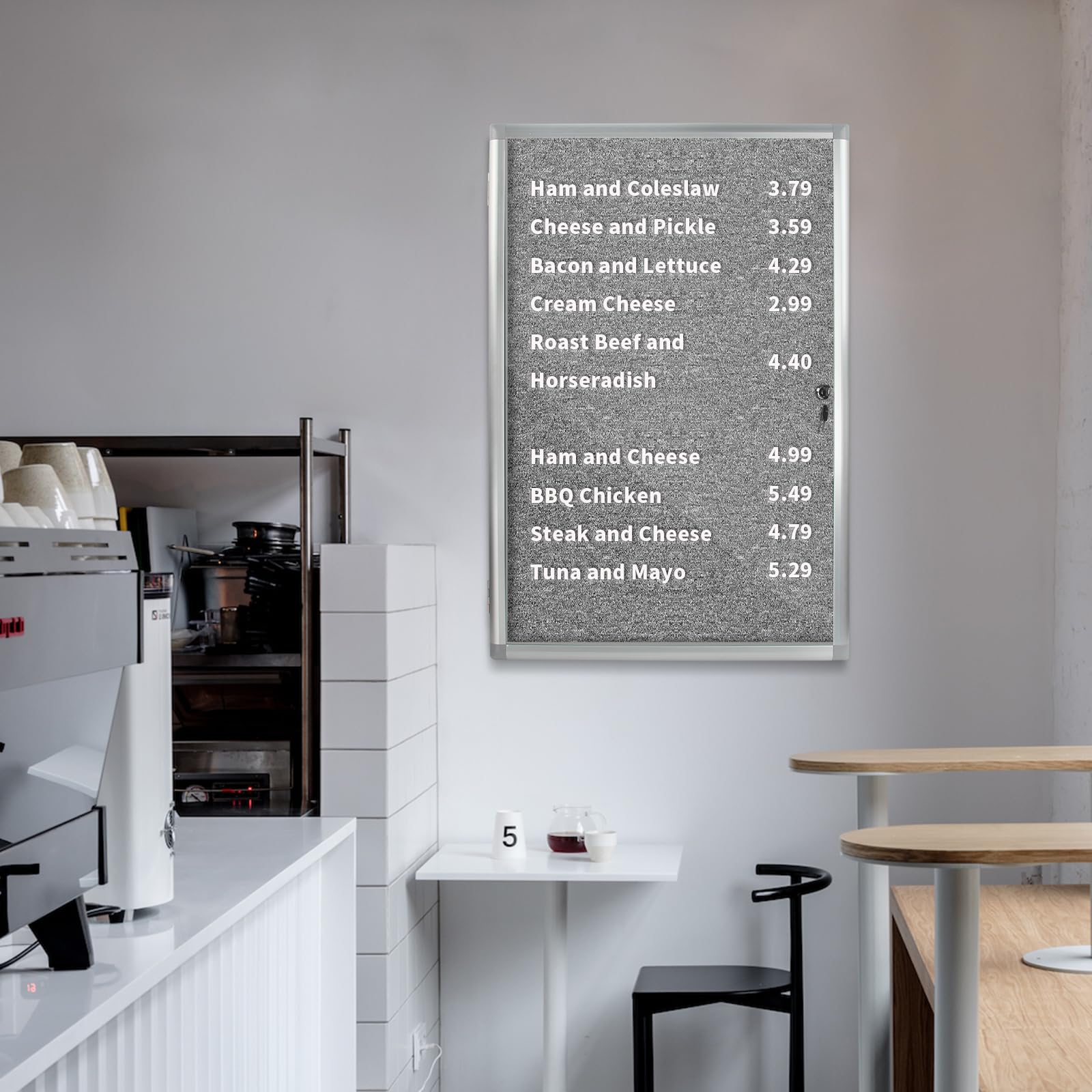 Tablón de anuncios cerrado, resistente a la intemperie, vitrina de mensajes con puerta de bloqueo acrílica, fieltro gris, marco de aluminio, 36 x 24 pulgadas (5 x A4)