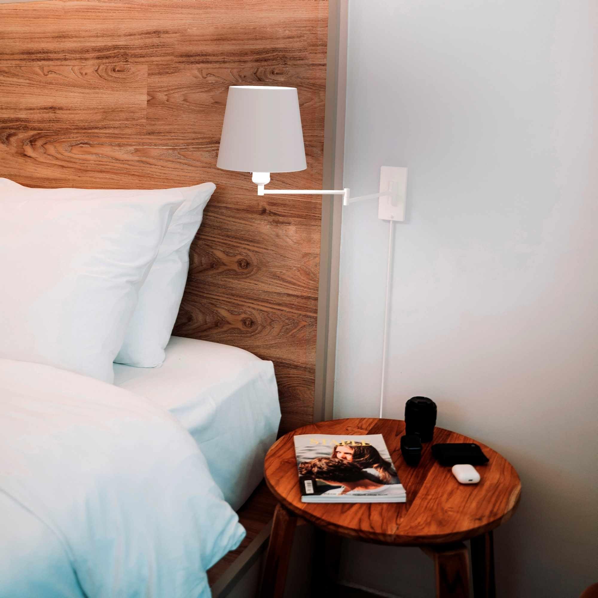 BARCELONA LED CLARK Wandleuchte mit Gelenkarm und Stecker E27, Verstellbare Leselampe mit Stoffschirm und Schalter, Vintage Wandlampe für Schlafzimmer, Bettkopfteil und Wohnzimmer