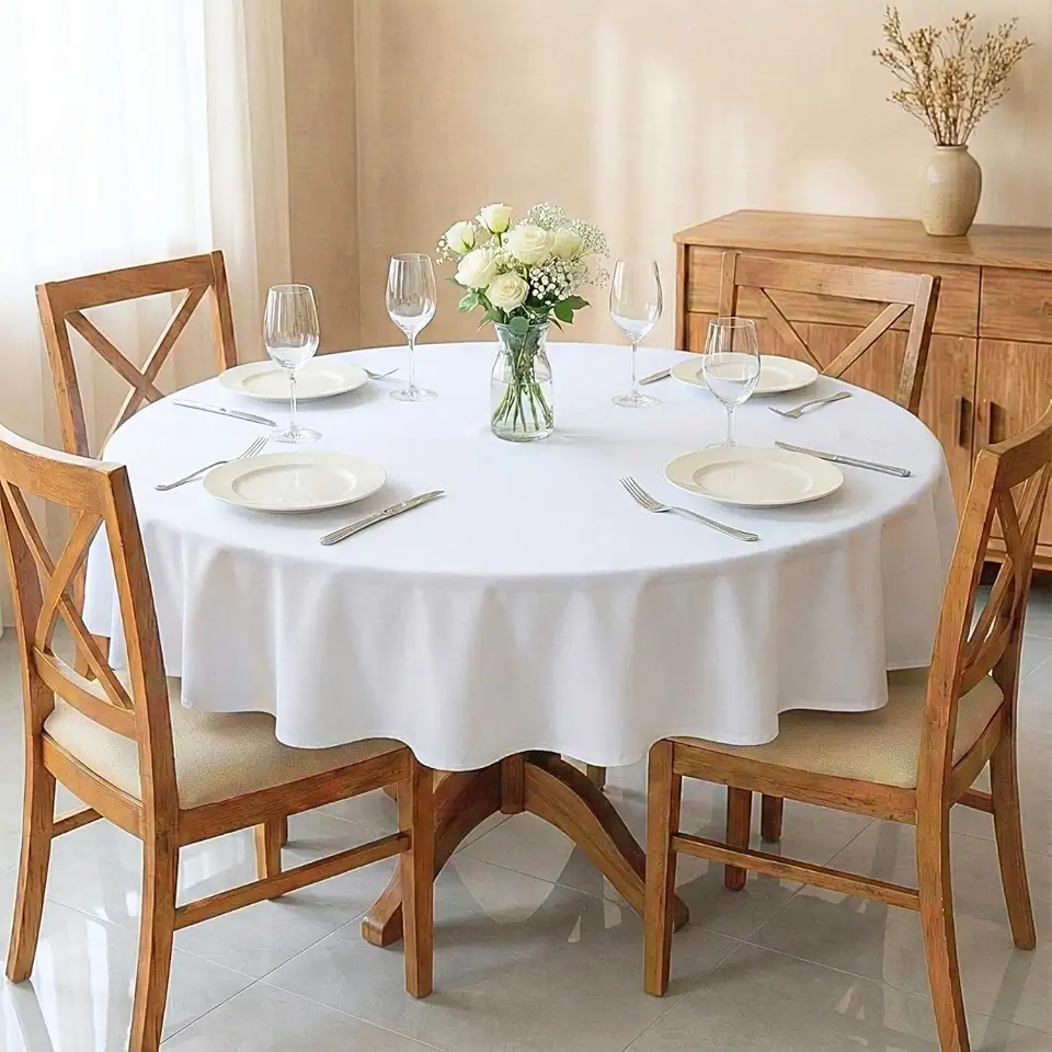 Toalha De Mesa Redonda 4 Lugares 1,40m Tecido Oxford Liso Leve e Resistente Cozzilar (Branca)