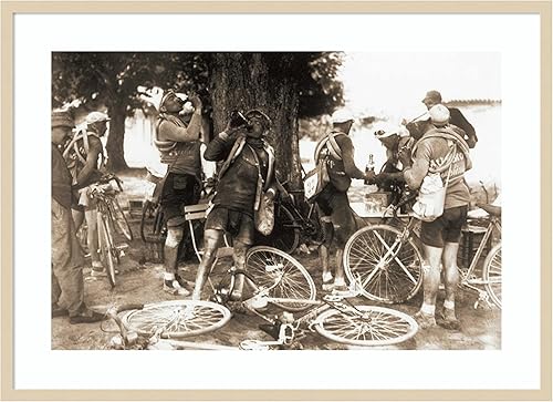 Amanti Art Drinkers by Presse 'E Sports - Lienzo de pared enmarcado de madera (41 pulgadas de ancho x 30 pulgadas de alto), marco natural Svelte