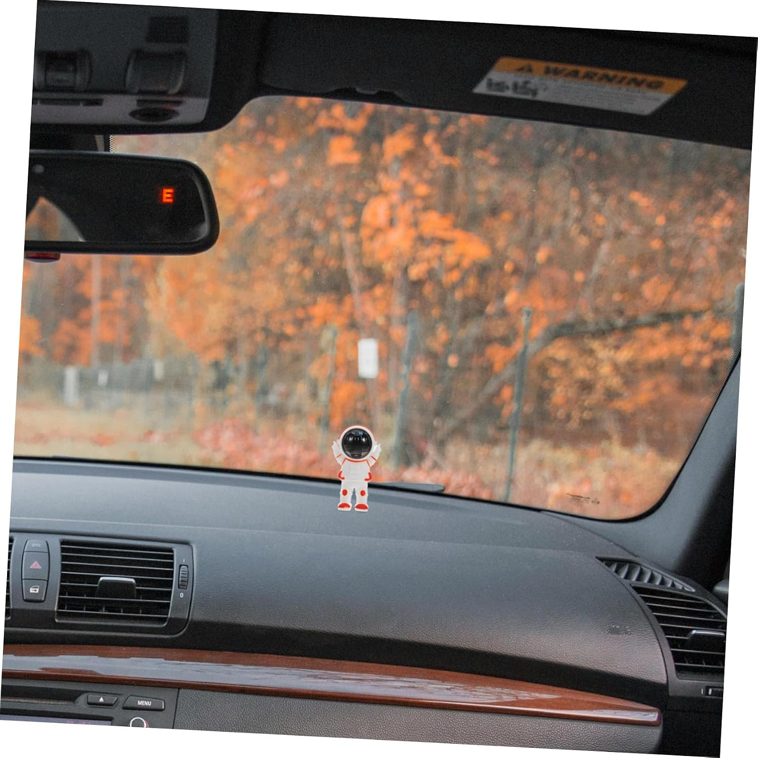 Astronaut Shape Vehicle Compass Mini Dashboard Mount Car Interior Decor Portable Orange Compass for Outdoor Navigation and Travel