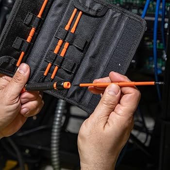 Amazon | Klein Tools 32584INSR 精密 8-in-1 ドライバーセット