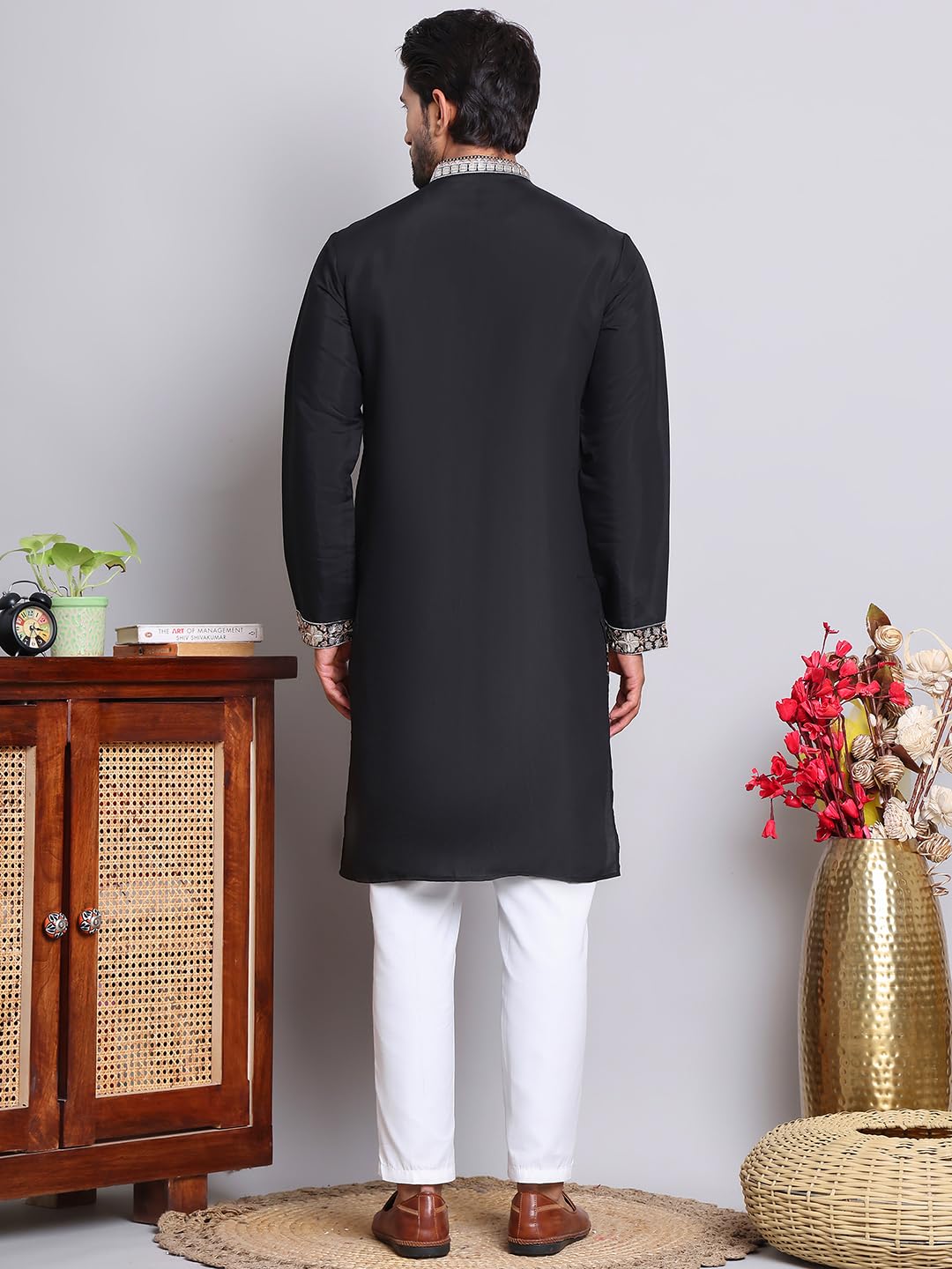 Jompers Black Floral Embroidered And Sequins Kurta Set. (Black, Xxl)