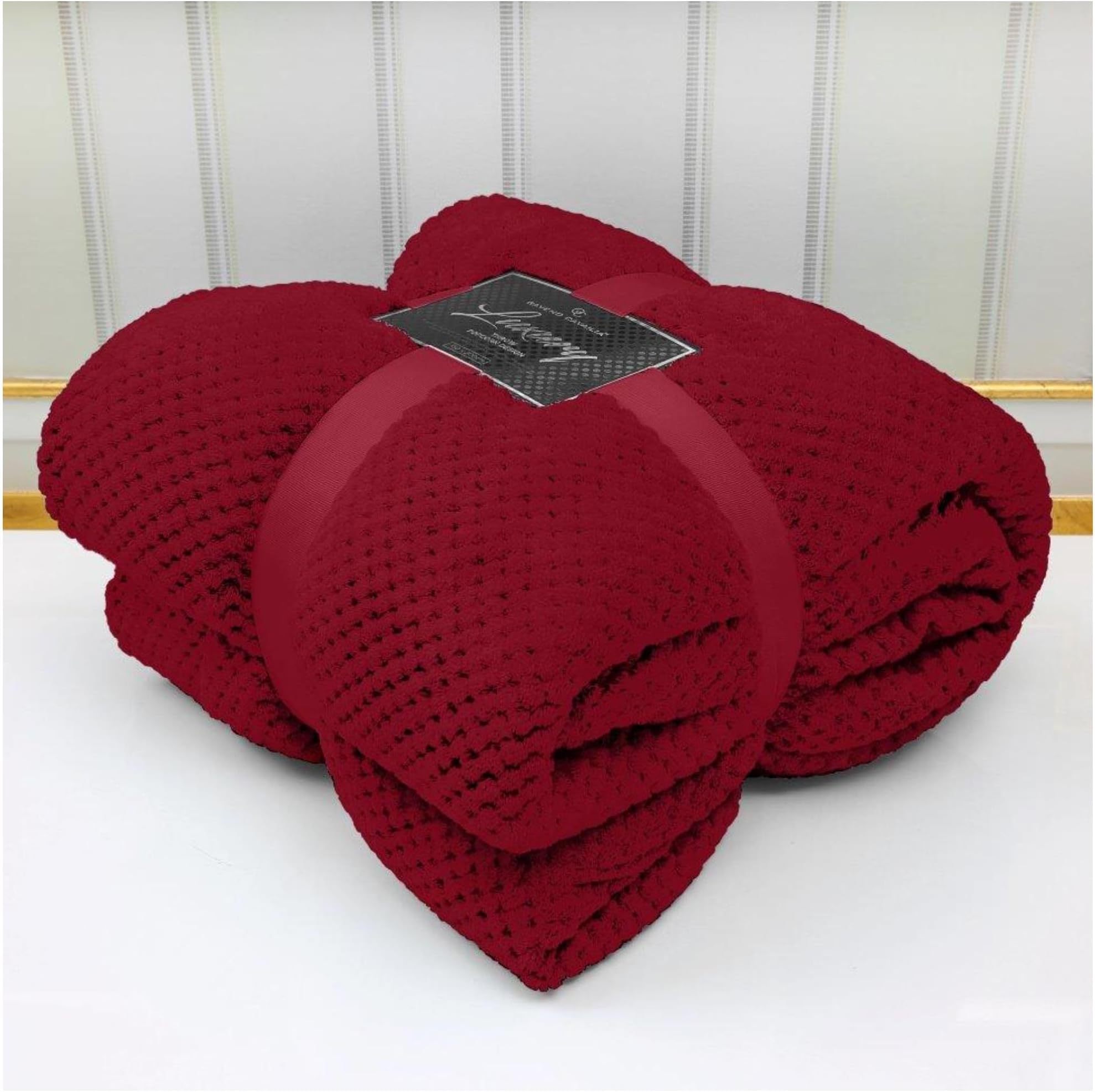 VELVETIO Luxury Waffle Fleece Popcorn Throw, Extra Large Thermal Warm Honeycomb Blanket, Soft & Cosy 100% Polyester Snuggle Sofa Bed Throws, 150 x 200cm, Red