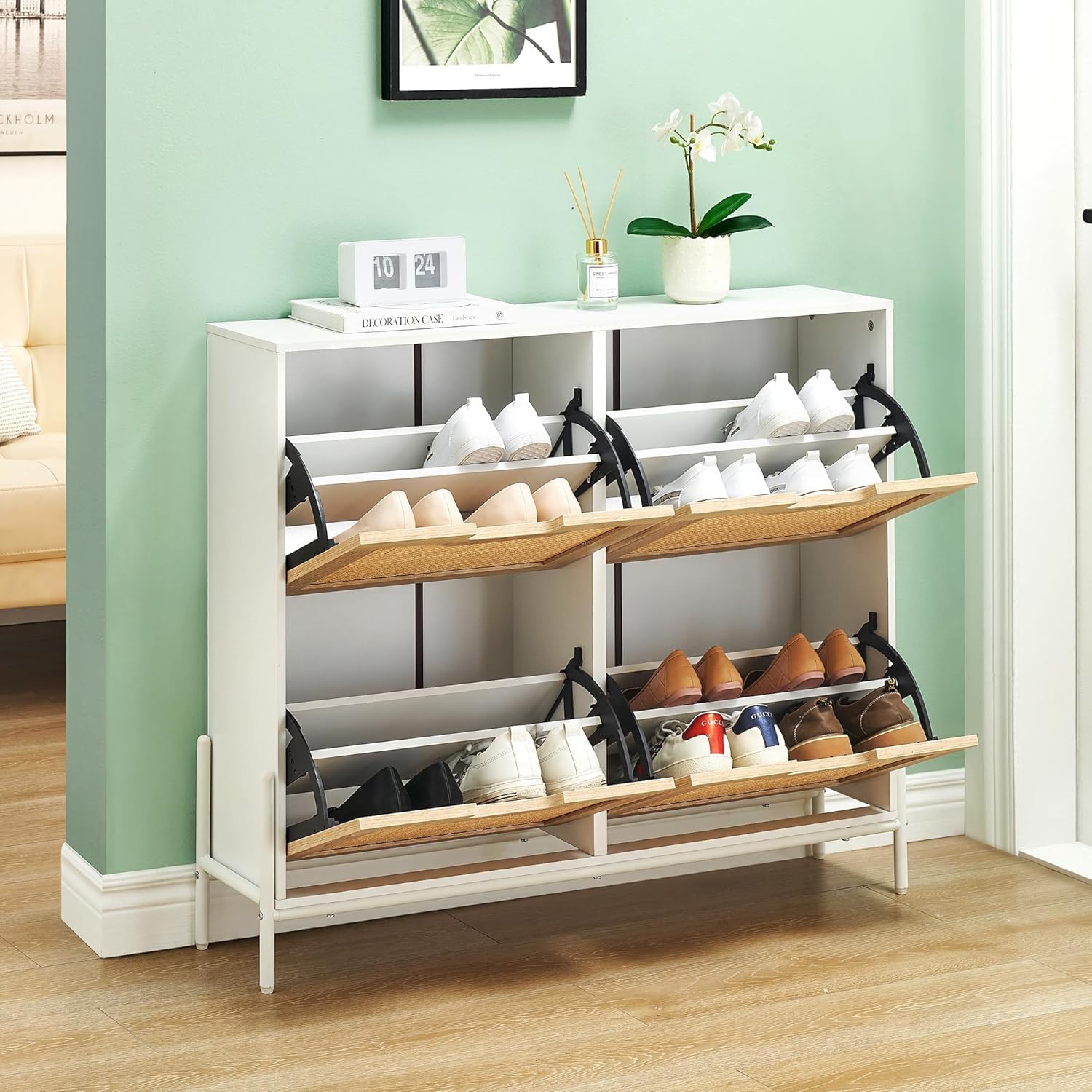 Litake Schuhschrank Schuhkommode mit 4 Rattan Klappen, Schuhkipper Schuhschrank Schuhregal Schmal mit 8 Ablageflächen Metallbeine 100 x 24 x 88 cm Weiß+ Eiche