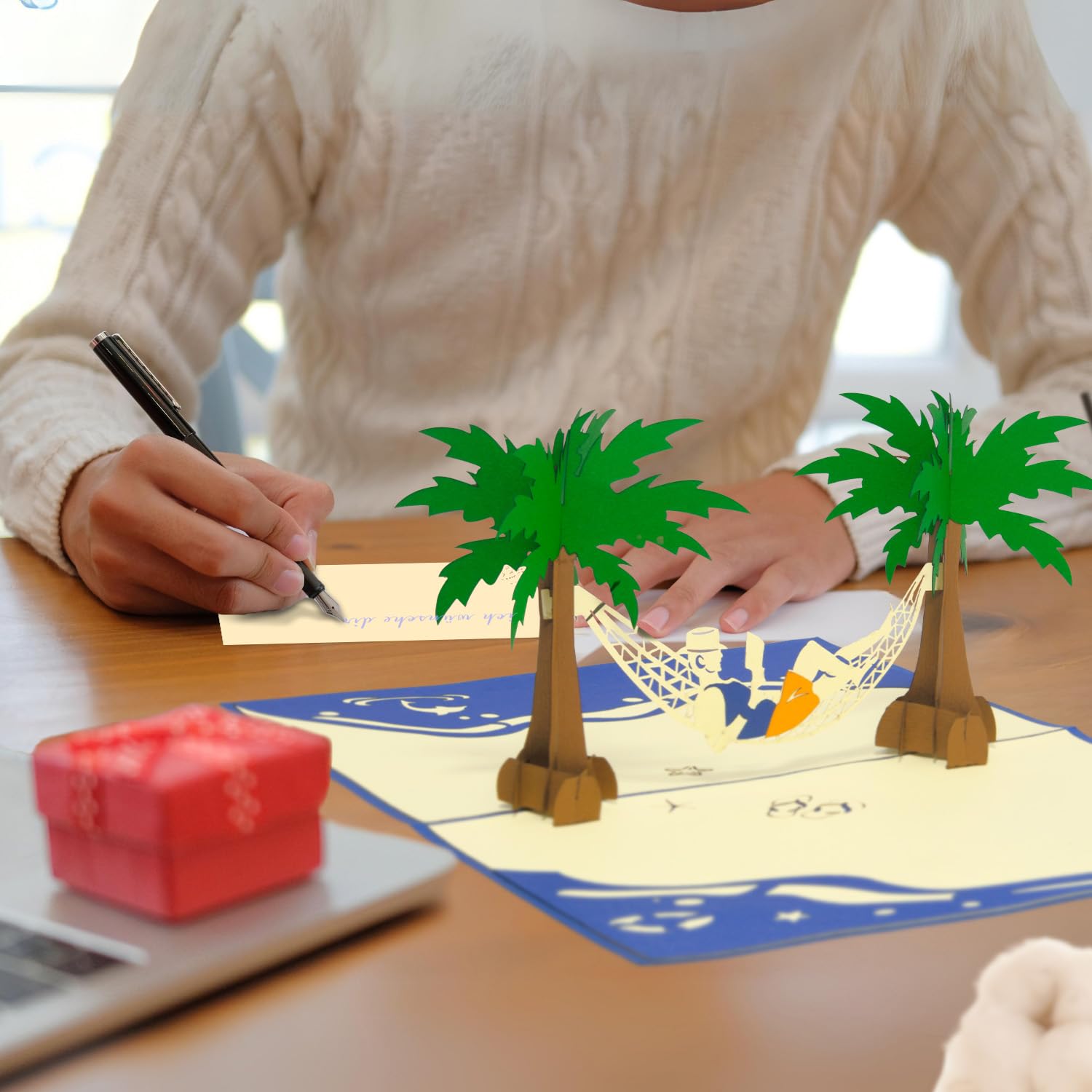 LIN17783, LINPOPUP®, Carte Pop Up Vacances, Anniversaire Mer, Bon Cadeau 3D, Bon Cadeau, Expérience Voyage, Hamac Dame Bien-être, N43 - France