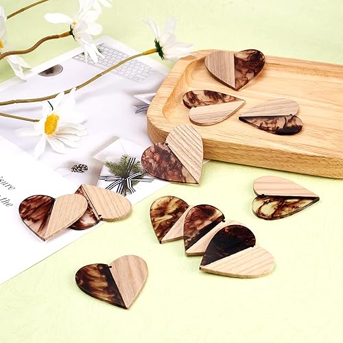 Miniatura 6 de FASHEWELRY 20 colgantes de madera de resina, dos tonos, corazón, resina, nuez, pendientes de madera para hacer joyas (marrón)