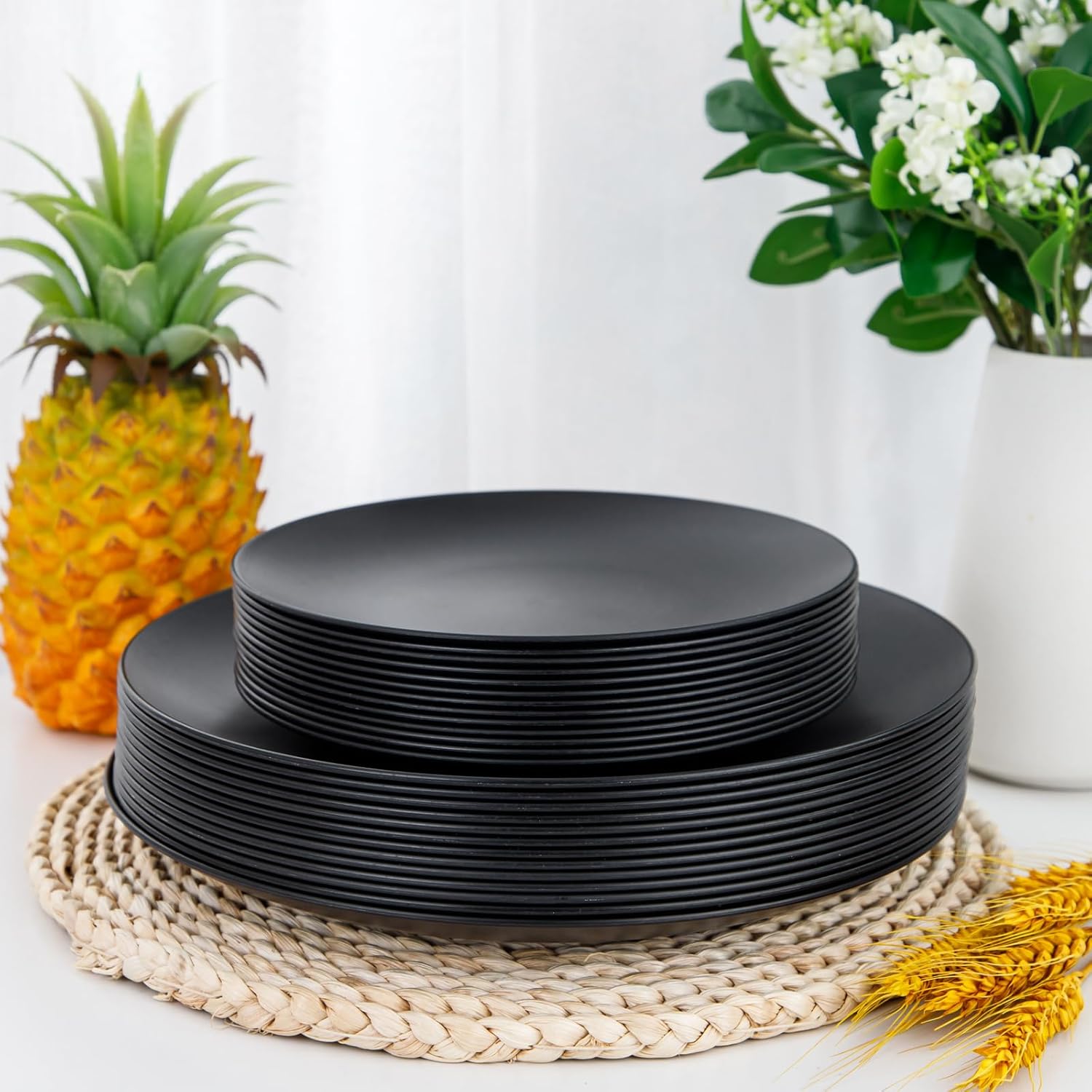 LIYH 32 Pcs Black Plastic Plates Reusable - Unbreakable and Durable Plates - Dishwasher Safe Lightweight Plate,Camping Plate Outdoor Dish 16