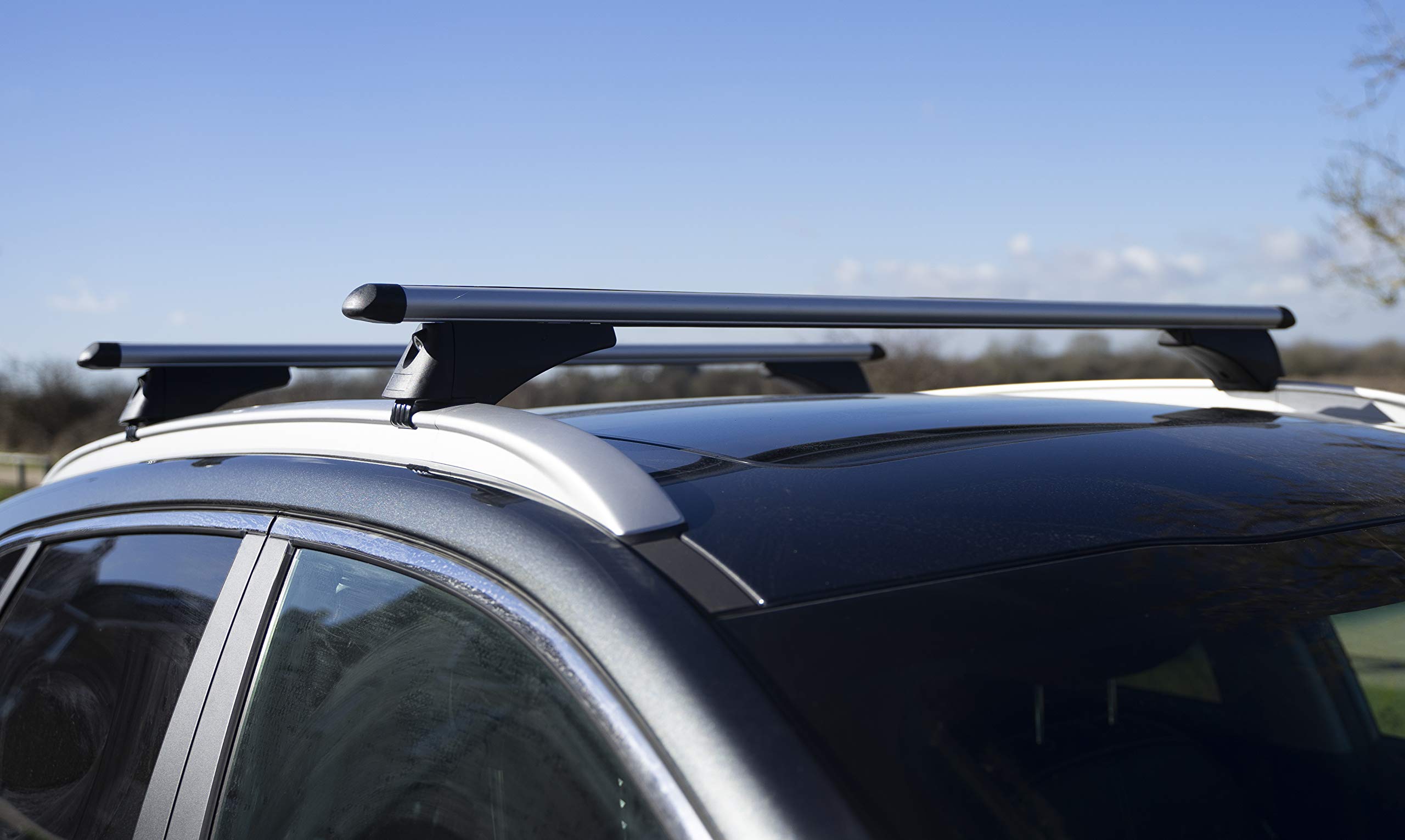 Summit Paire de Barres de Toit verrouillables SUM-005 en Aluminium pour Voiture avec Rails encastrés Argenté 1,35 m