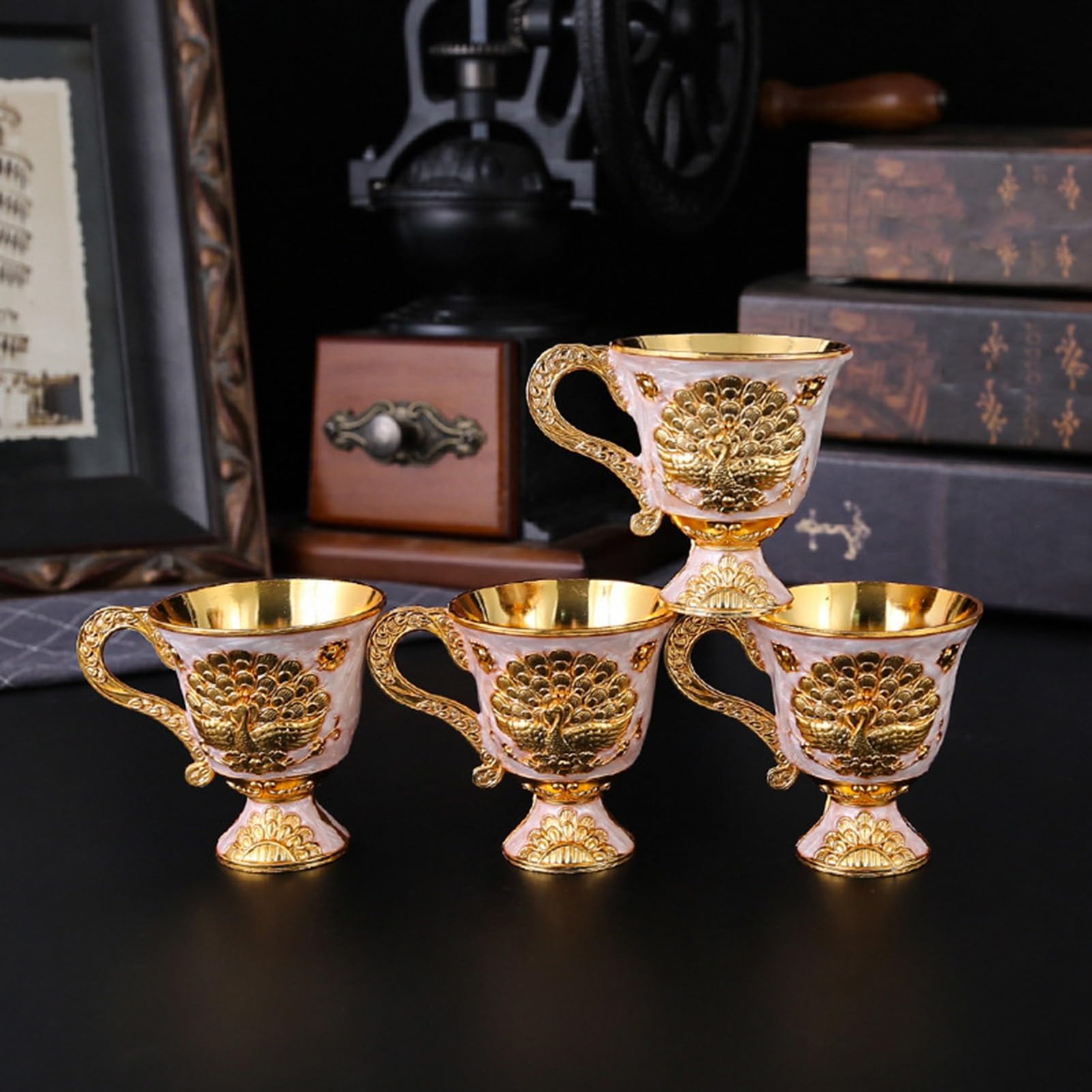 Set di caffettiere vintage in metallo con tazze, vassoio da tè cinese per matrimoni e artigianato domestico