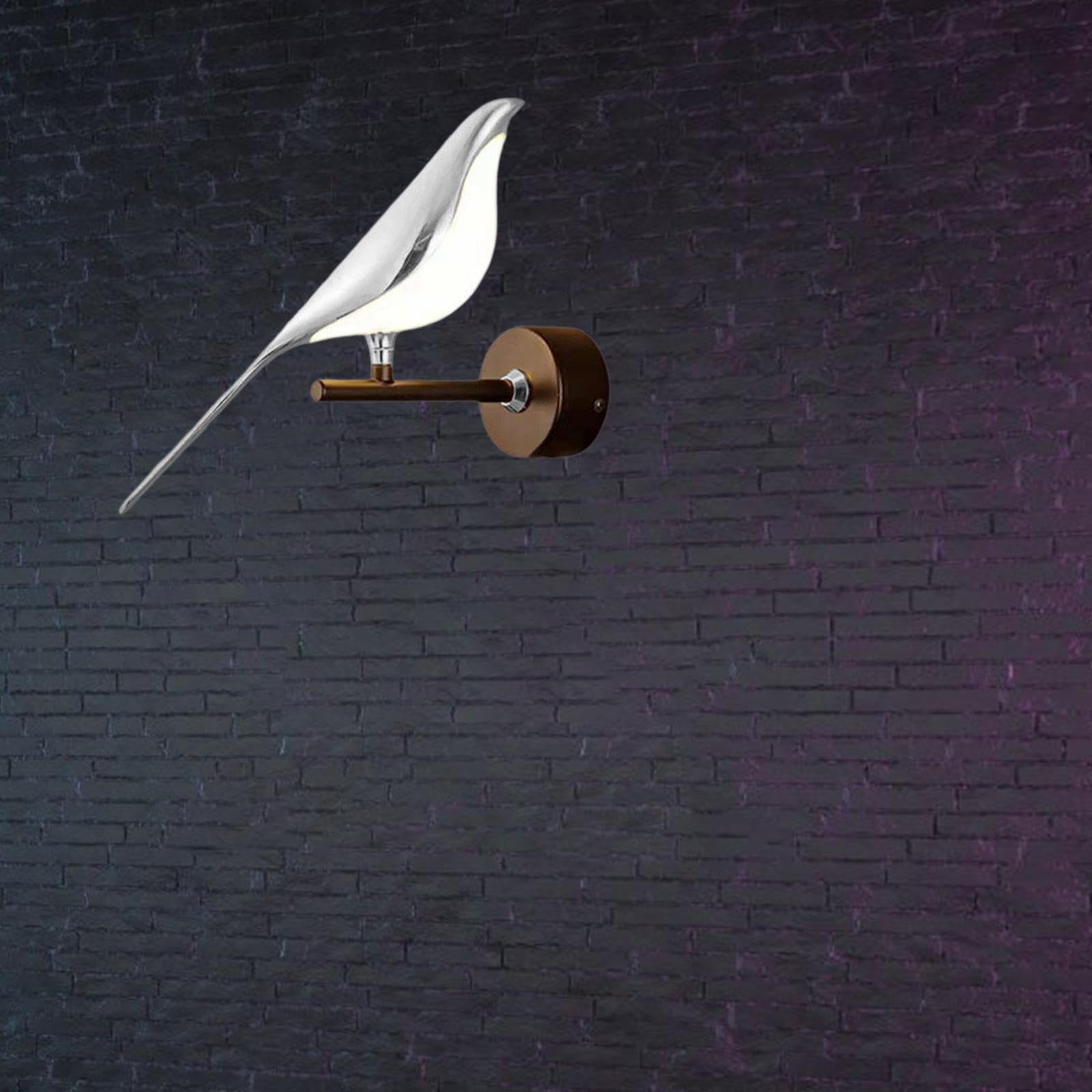 Elegante decorazione da parete per camera da letto con applique a forma di uccello e illuminazione creativa per gli amanti dell'arredamento moderno.