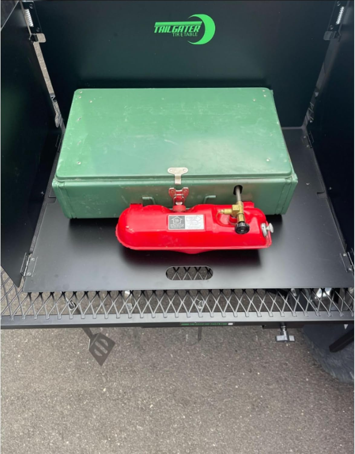 Tire Table Medium 24" BBQ Windscreen with Nylon Cordura Carrying Bag | Enhanced Wind Protection | Bottom Stabilizing Pannel | Lightweight Aluminum Build | Spring Loaded Latches | 24.5" x 18" x 12"
