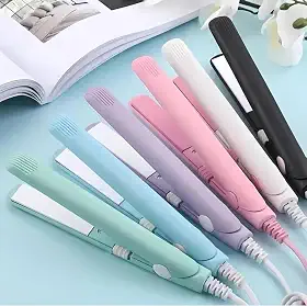 Mini Chapinha Portátil Bivolt 17cm – Ideal para Viagens, Bolsa e Retoques Rápidos – Acompanha Estojo | Cores Pastel (Preto)