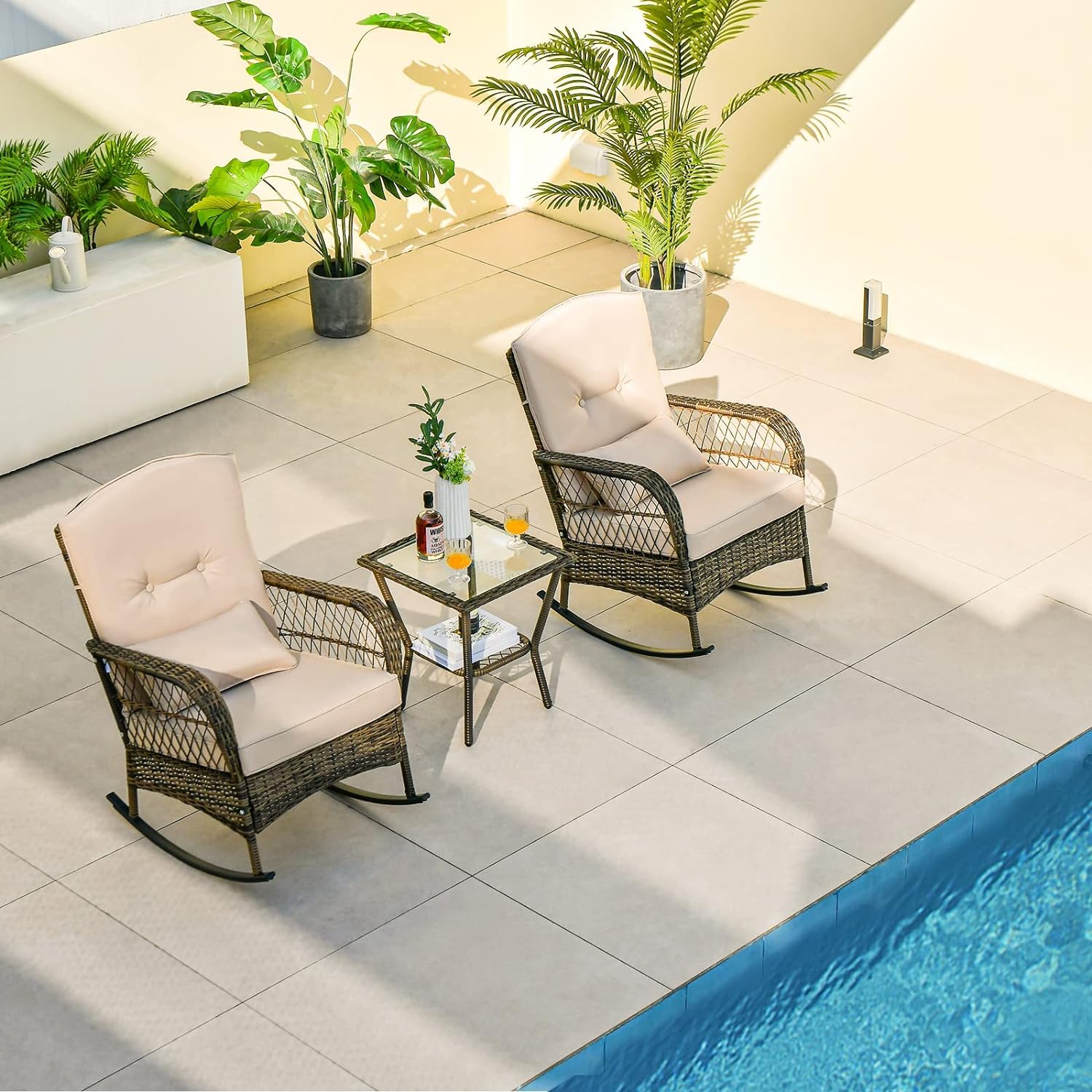 GIANTEX Juego de Muebles de Ratán 3 Piezas, Cojunto de Mecedoras para Jardín, 1 Mesa de Café y 2 Mecedoras, con Cojines, Juego de Mesa y Silla para Jardín, Terraza y Patio