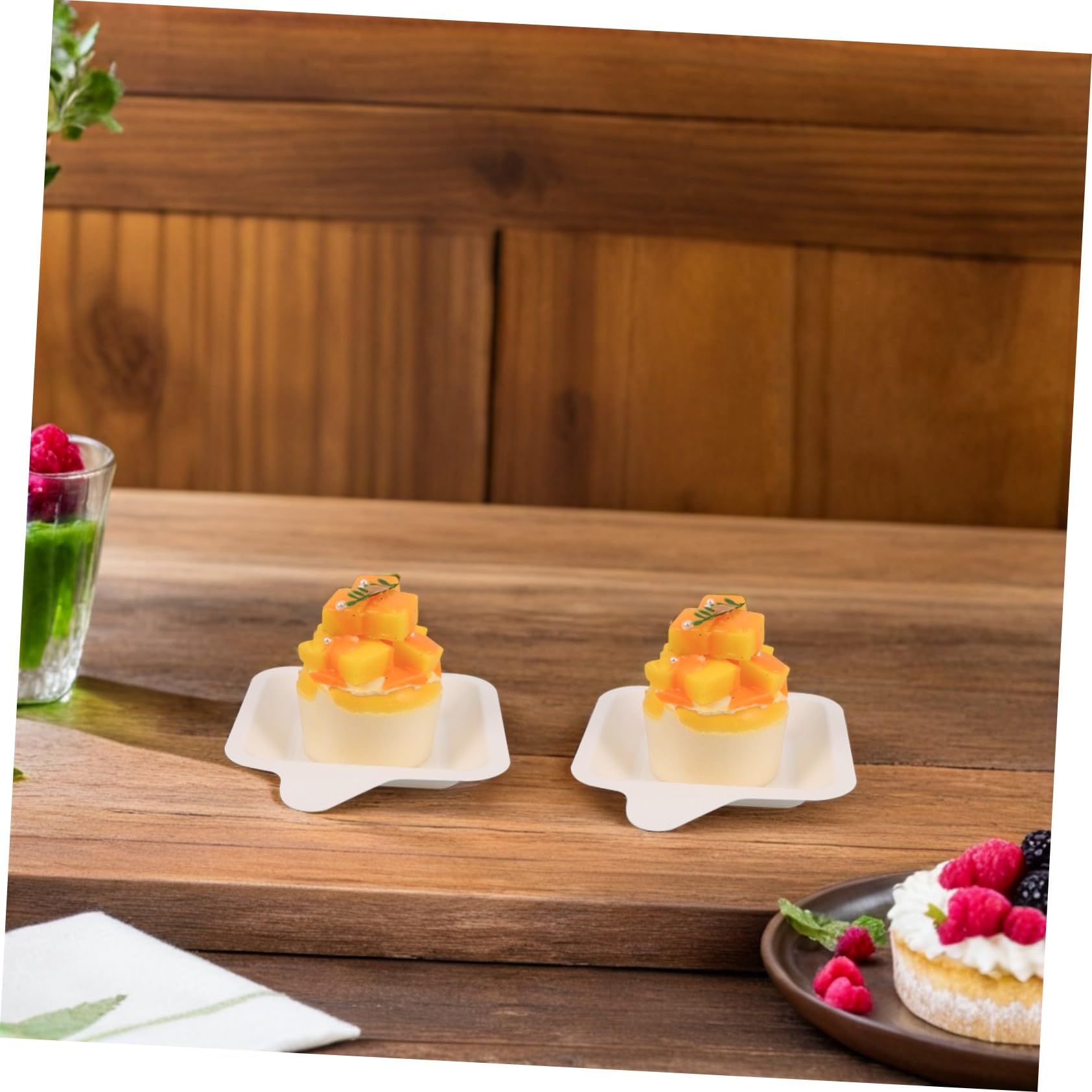 FRCOLOR 100piezas Plato Cuadrado Pequeño de Papel Grueso para Postres Tartas Cumpleaños Barbacoas y Fiestas Plato de Papel para Fiesta Cena y Tarta de Cumpleaños