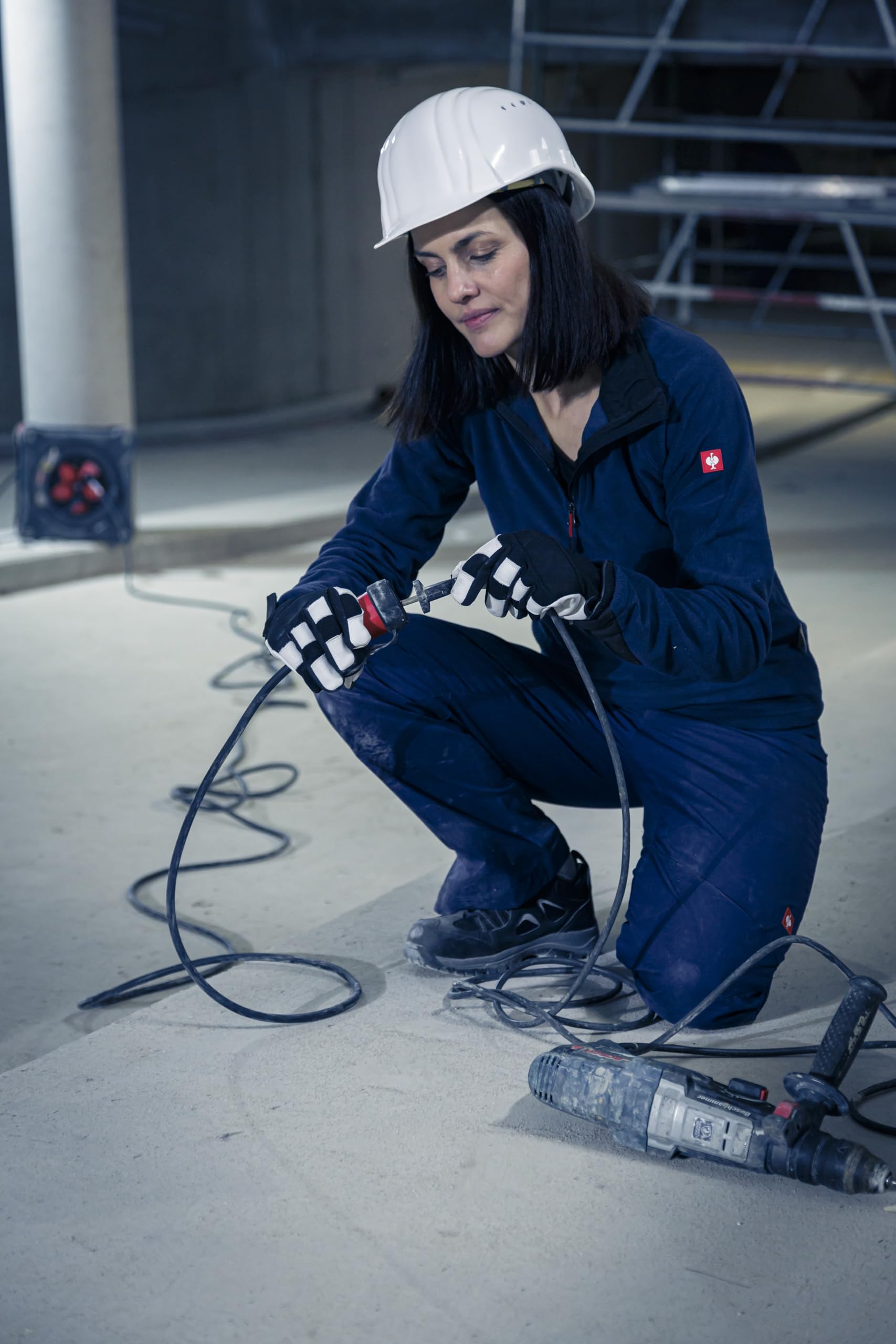Brennenstuhl Professional przedłużacz VN 1100 (10 m kabel H07RN-F 3G1,5 w kolorze czarnym, zastosowanie na placu budowy i na stałe zastosowanie na zewnątrz IP44, Made in Germany)