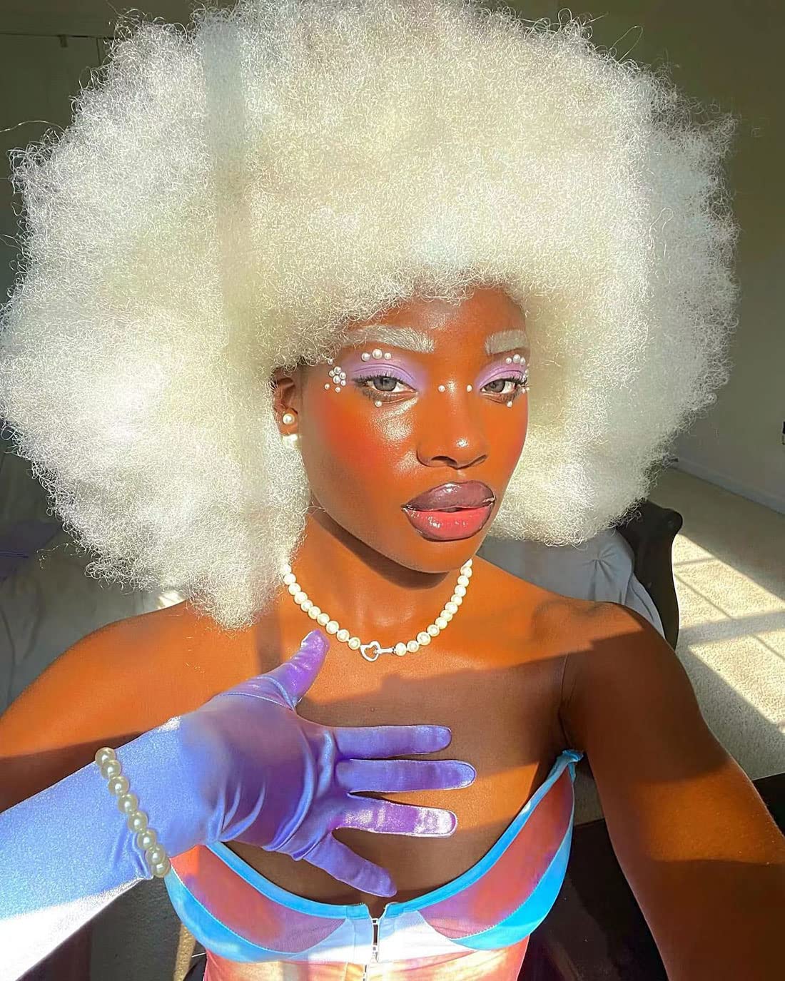 Afro Wig with Bangs Short Afro Kinky Curly Wig for Black Women Large Bouncy and Soft Natural Looking Halloween Party Christmas Cosplay Wigs（White）