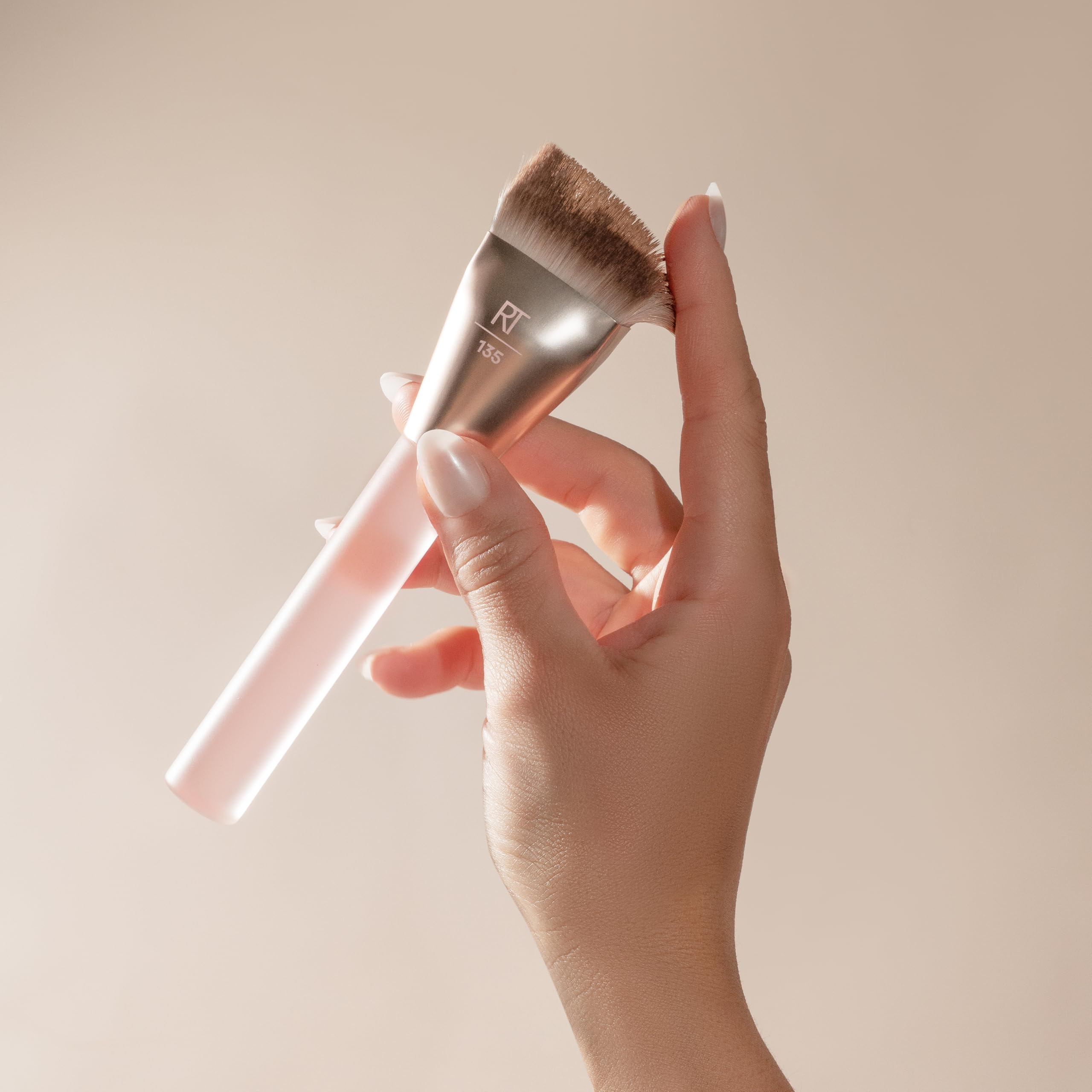 Real Techniques New Nudes H-Diamond Blending Brush, Foundation, Contour & Blush Makeup Brush for Seamless Liquid or Cream Coverage, Diamond-Shaped Head, Cruelty-Free, 1 Count