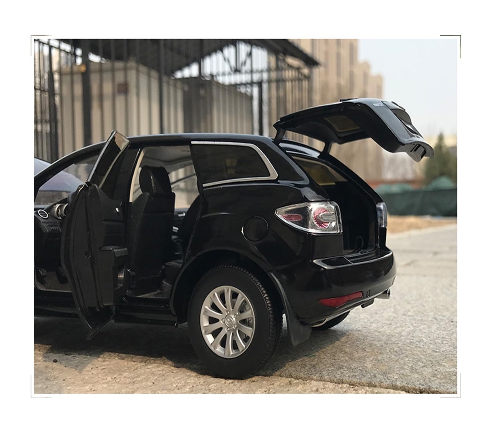 1/18 MAZDA CX-7 SUV ミニカー　完成品 Amazon.co.jp: スケールモデル車両 1:18 マツダ CX-7 SUV スケールダイ