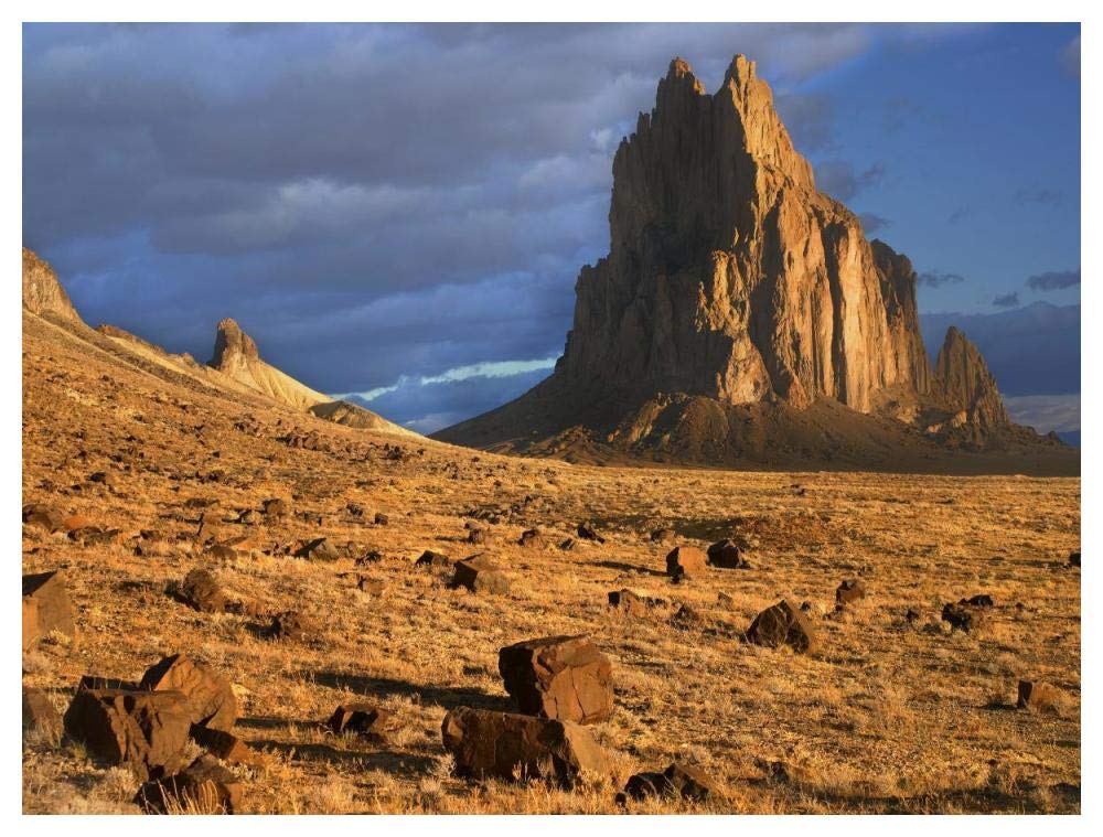 Obras de Arte Italia Shiprock, el núcleo de basalto de un volcán extinto, toba breccia rocas expulsadas en primer plano, Nuevo México-Arte de papel-50x38"
