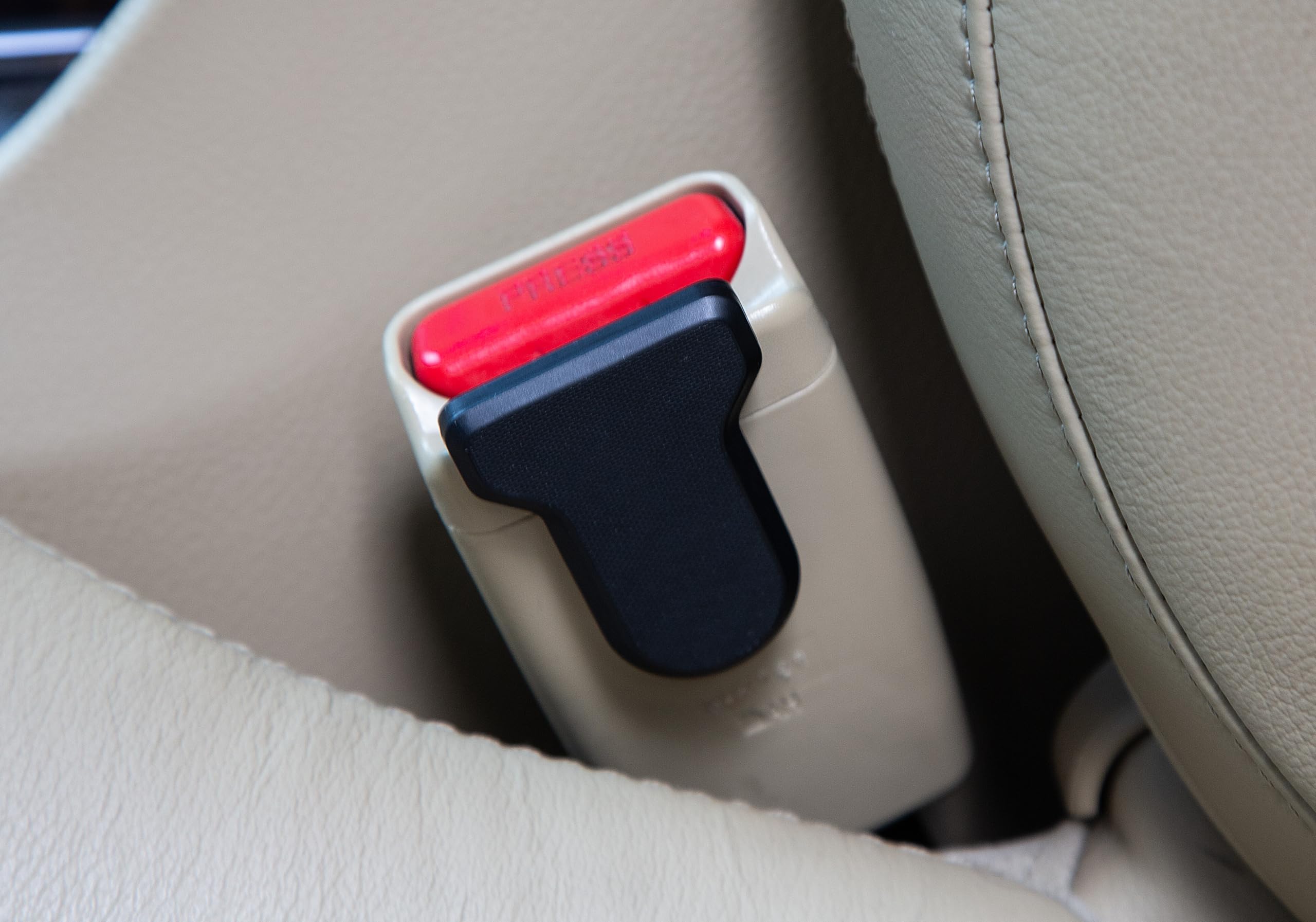 Technaxx Auto Baby-Alarm TX-162 – Sicherheitssystem für Kindersitze mit USB-Ladeanschluss, Alarmlicht, Warnton 90 dB, Anti-Vergessen Funktion, kompatibel mit allen Autos und Babyschalen