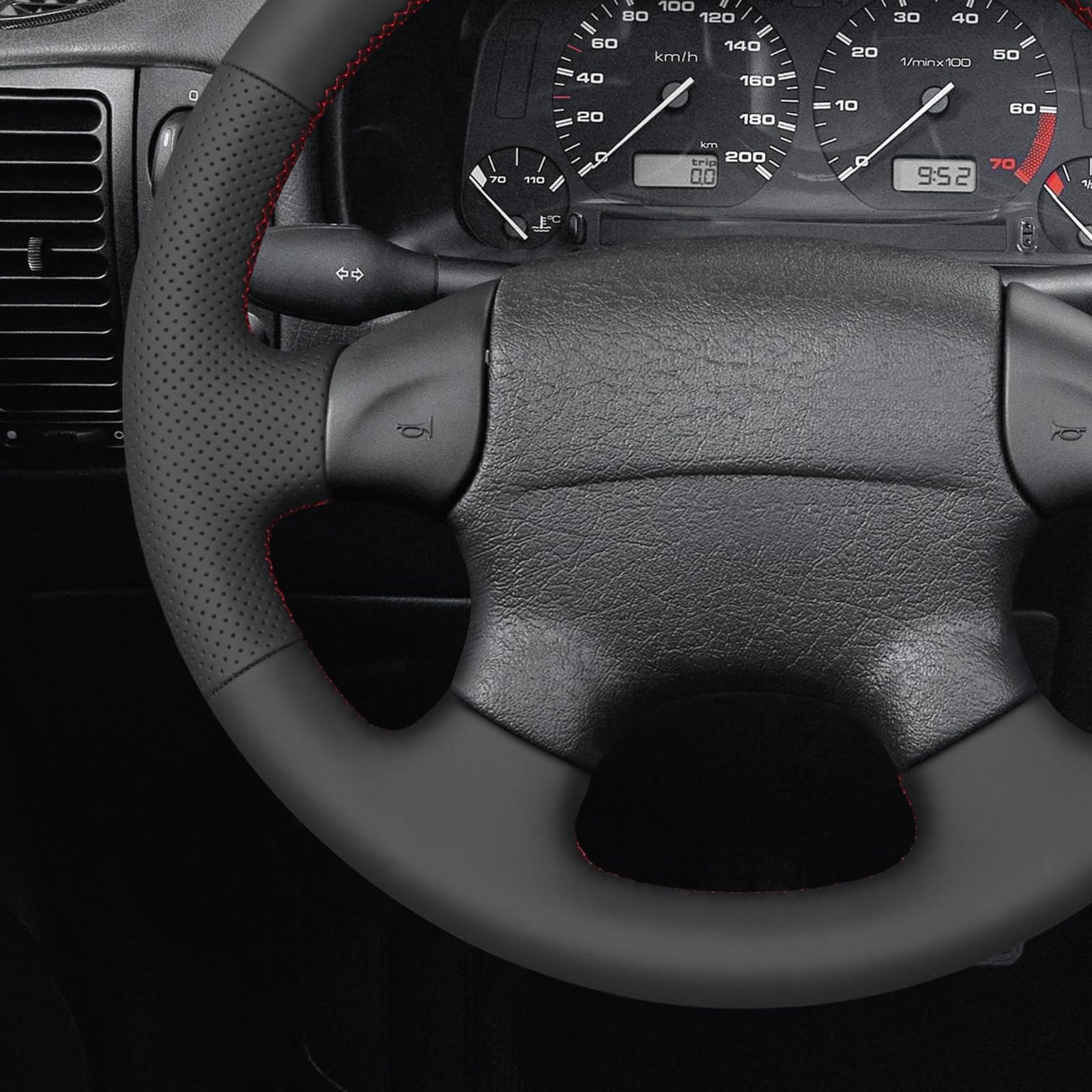 MEWANT genähter schwarzer Lenkradbezug aus Kunstleder für Golf Mk3 1996, rutschfeste Autolenkradabdeckung, Autozubehör | Golf Mk3 1996 / rutschfeste Autolenkradabdeckung / Autozubehör Kunstleder Atmungsaktiv Für Beheizte Lenkräder Langlebig