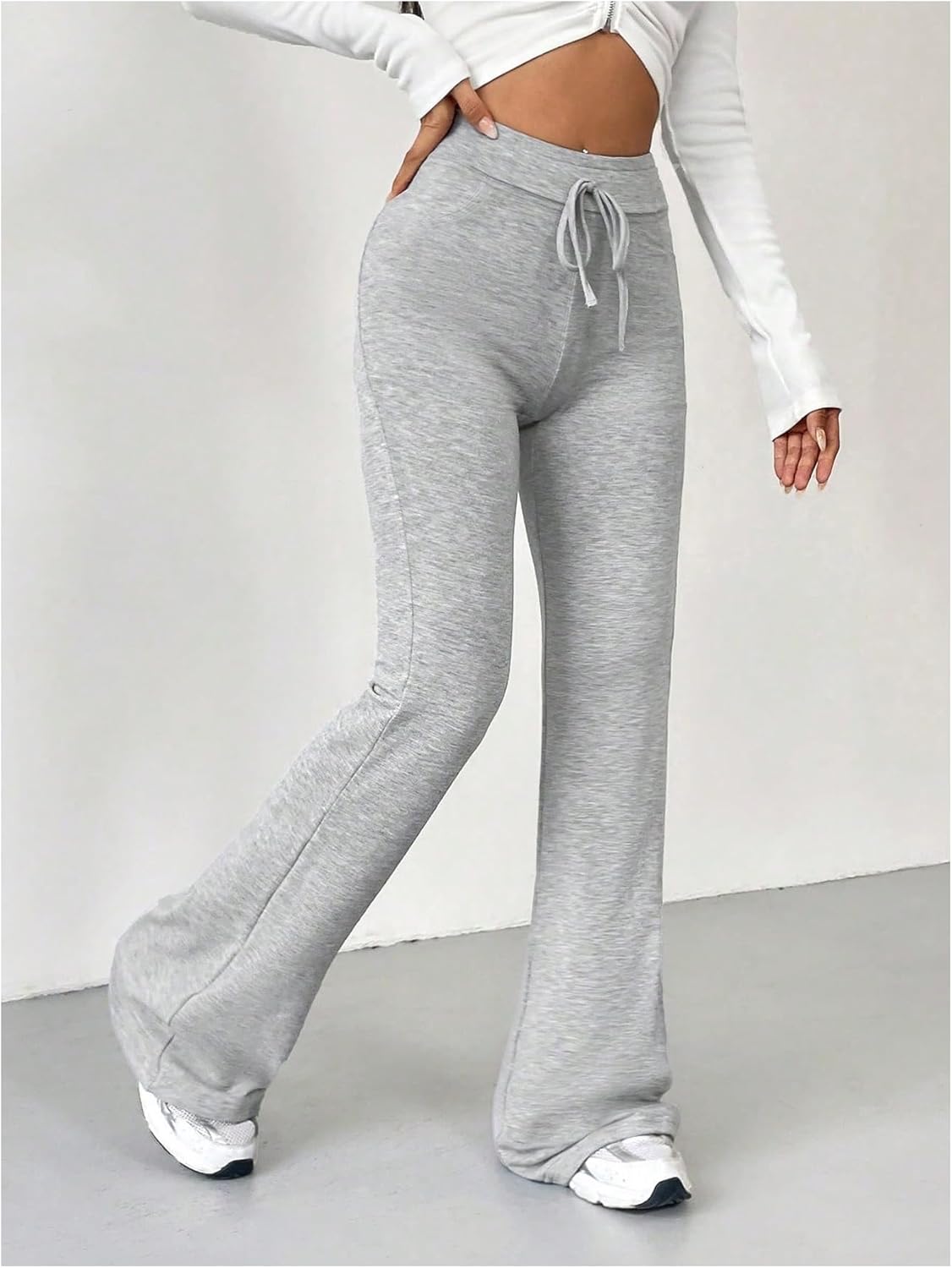 SHENHE Women's Flare Sweatpants Y2K Low Rise High Waisted Drawstring Fitted Workout Bootcut Sweatpants - Image 3