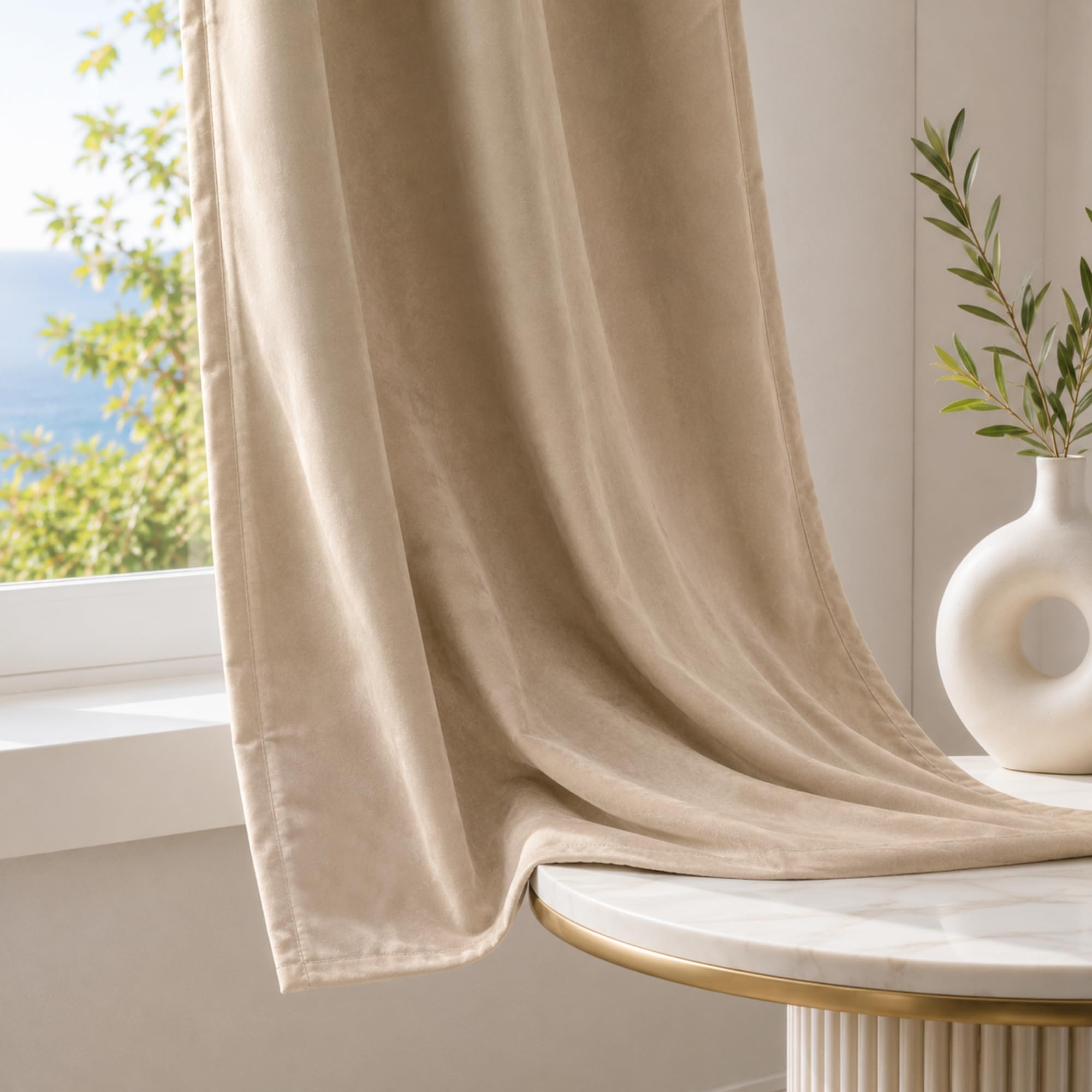 VKZ Tende Oscuranti Effetto Velluto con Occhielli, Set da 2 Pannelli 140 x 290 cm, Tende Termiche Isolanti per Interni Camera da Letto Soggiorno,Beige