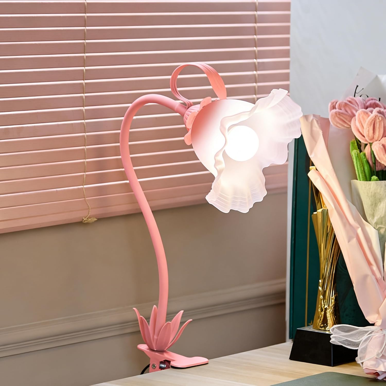Flower Clip On Desk Lamp for Home and Dorm - Cute Floral Clip On Bedside Book Reading Light, Pink Flower Bunk Bed Lighting, Kawaii Led Flexible Gooseneck Table Lamp for Headboard with Clamp