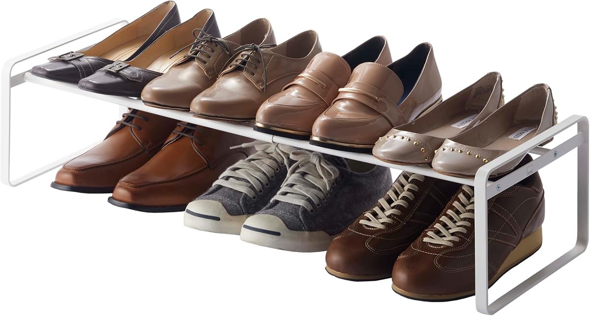 YAMAZAKI Home Frame Zapatero ajustable - Solución de almacenamiento que ahorra espacio, 7" - Acero - Capacidad para hasta 4 pares de zapatos por estante | El zapatero ajustable proporciona una solución de almacenamiento que ahorra espacio. Hasta 7 pares de zapatos. Maximice el espacio del armario o la entrada.