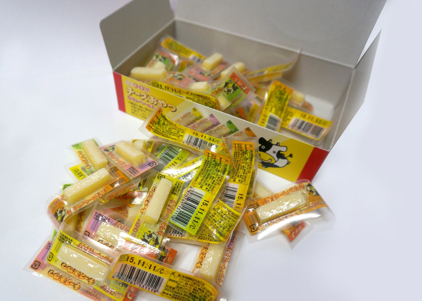 チーズおやつ カマンベール味 900本 Amazon | 扇屋食品 チーズおやつ カマンベール入り 48本x2(96本