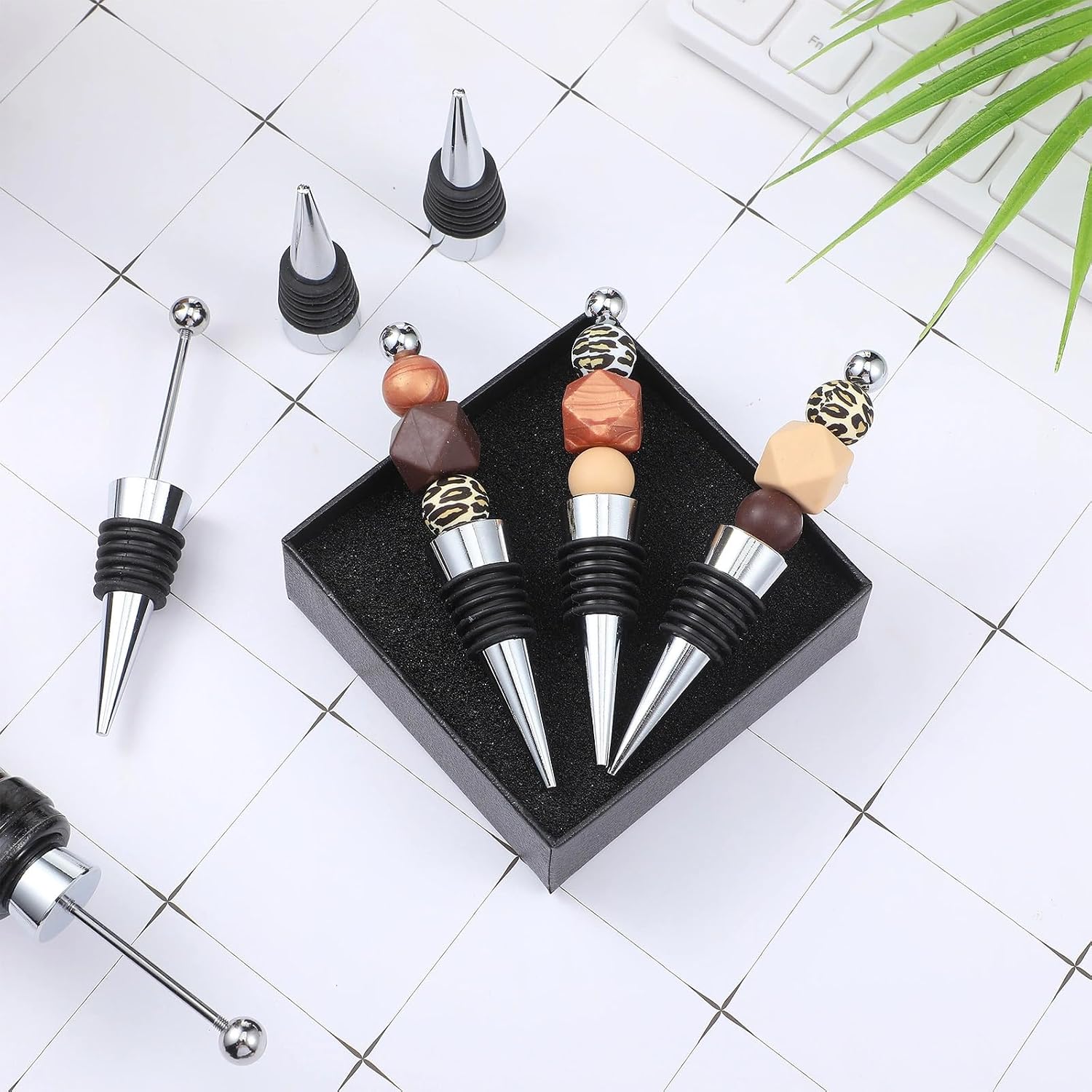 Kosiz 30 Pcs Beadable Wine Stoppers for Bottles Decorative Beaded Wine Bottle Stopper Reusable Alloy Saver for Beverage Gifts Spring summer Holiday Party Wedding Bar (Black)
