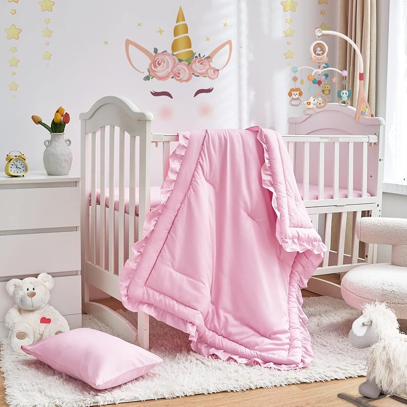 Juego de ropa de cama para cuna de 3 piezas, edredón acolchado con volantes para bebé, sábana bajera ajustable y funda de almohada, ropa de cama Shabby Chic con volantes, diseño de manta suave, color rosa