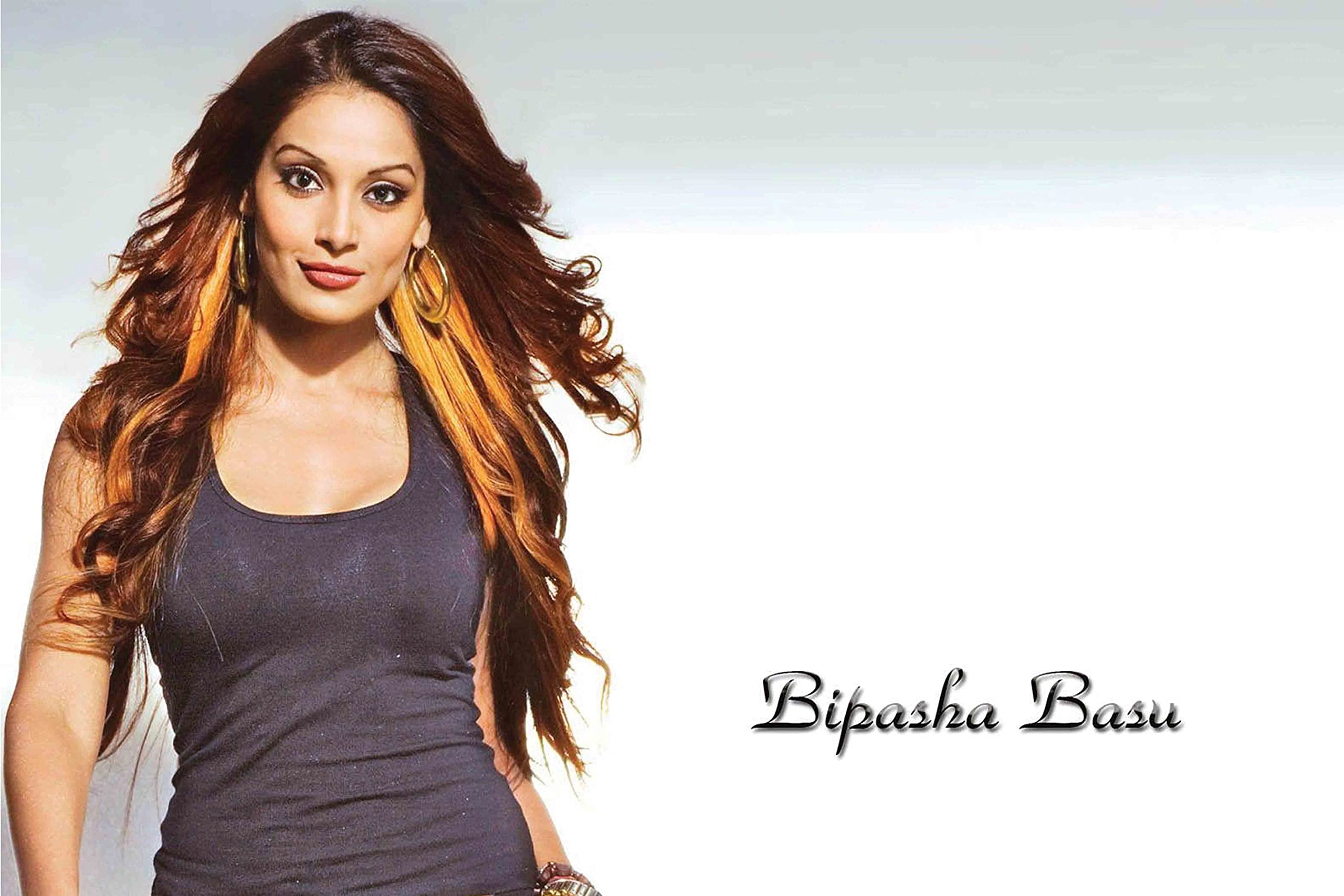 Decorative Sticker | Bipasha Basu Wall Poster | Indian Movies Actress  Poster for Wall Decoration : Amazon.in: Home & Kitchen