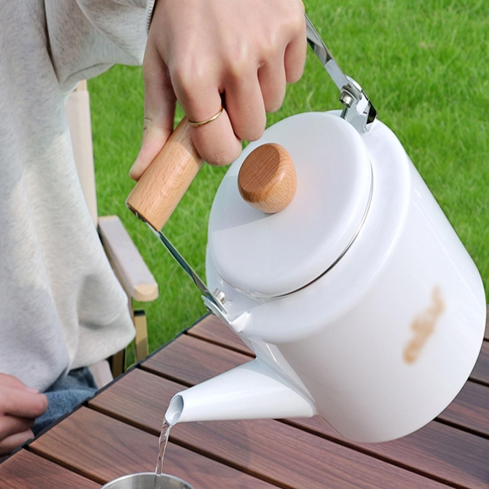 Bouilloire de camping, théière de camping, cafetière, bouilloire de camping en plein air en émail de 2 L, théière portable, eau bouillante à chauffage rapide, idéale for la randonnée, les pique-niques