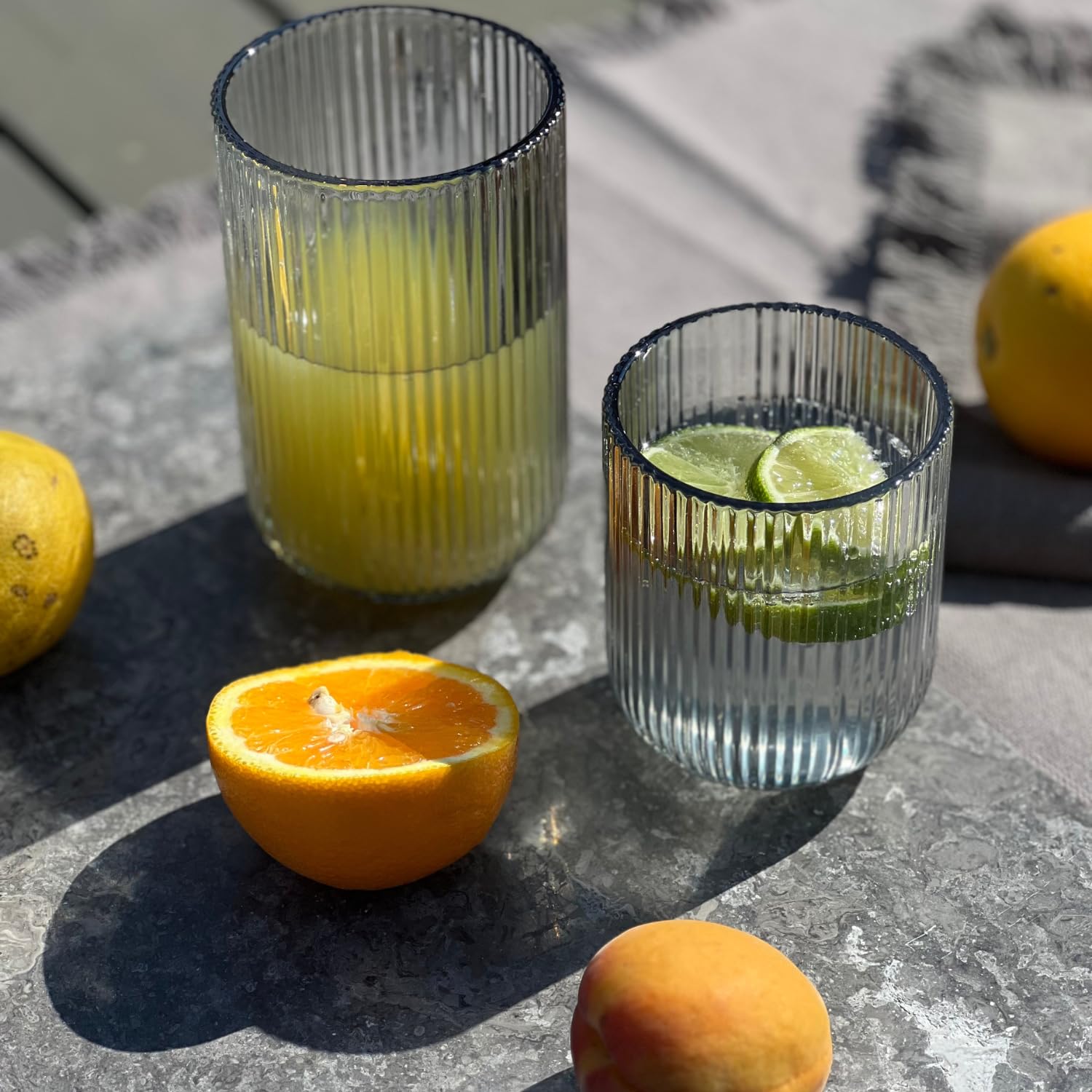 Zoha Relief Crystal Gläser 8er Set – 400 ml Teegläser | Trinkgläser für Heiß- und Kaltgetränke | Design Riffle Glass Kaffeebecher | Glasbecher für Cocktail, Eiskaffee und Saft | Spülmaschinengeeignet