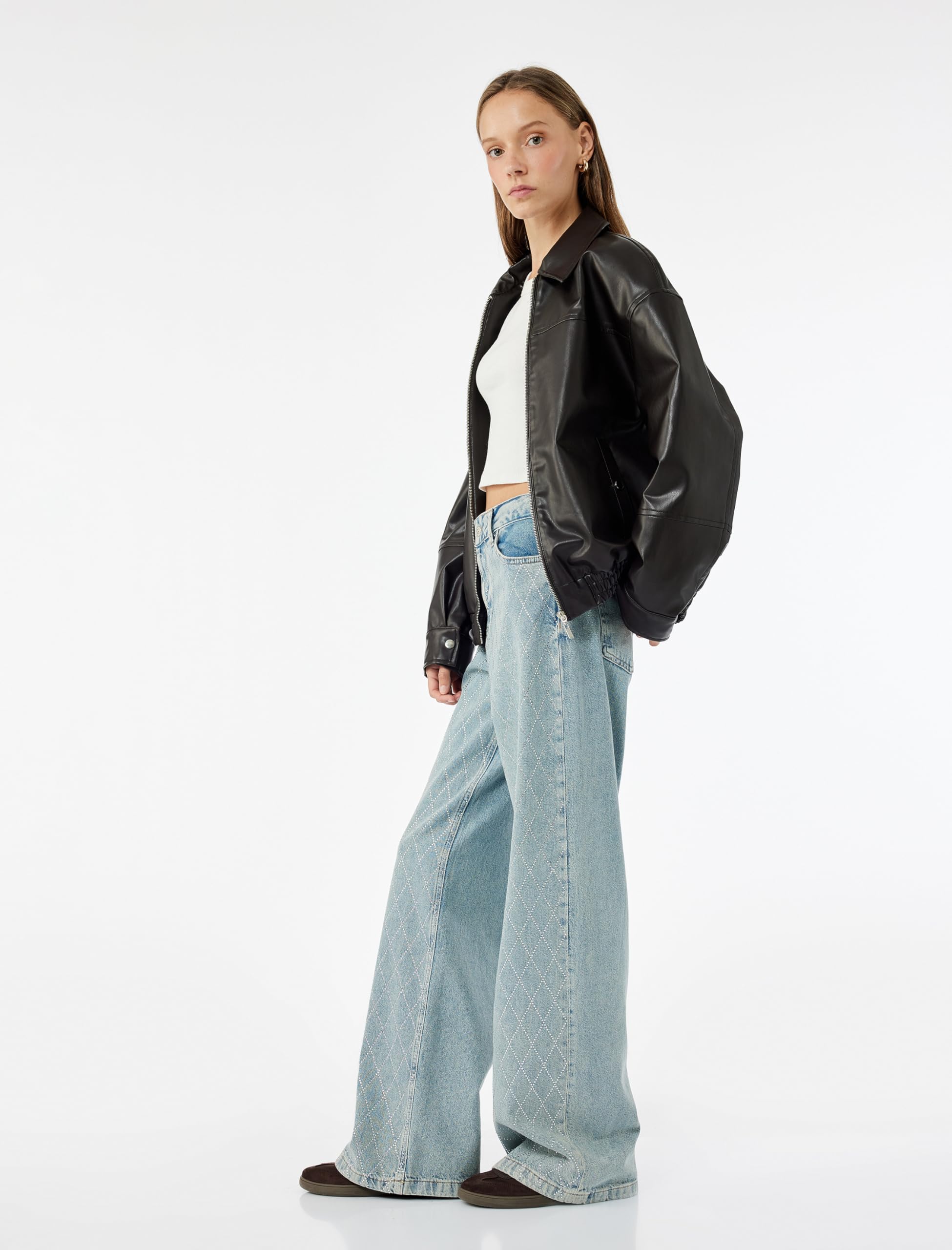 Pamuklu Regular Fit Geniş Paça Taşlı Denim Pantolon