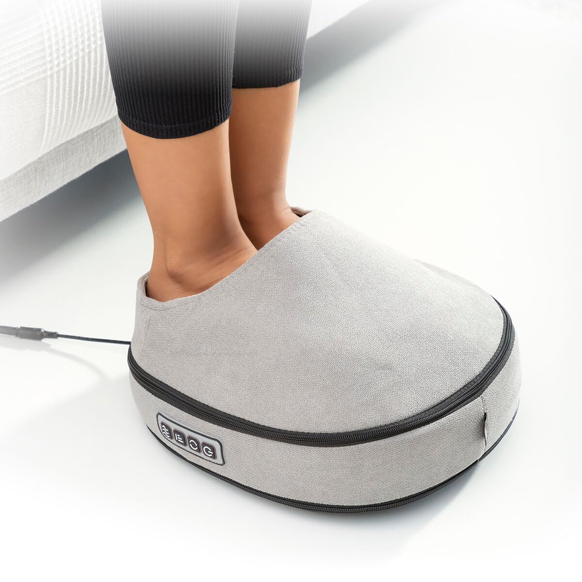 InnovaGoods® Masajeador shiatsu térmico 2 en 1 Futsa, masajea la espalda y el cuello de forma profunda y relajante, con función térmica y diseño de masajeador, ideal para el hogar y la oficina