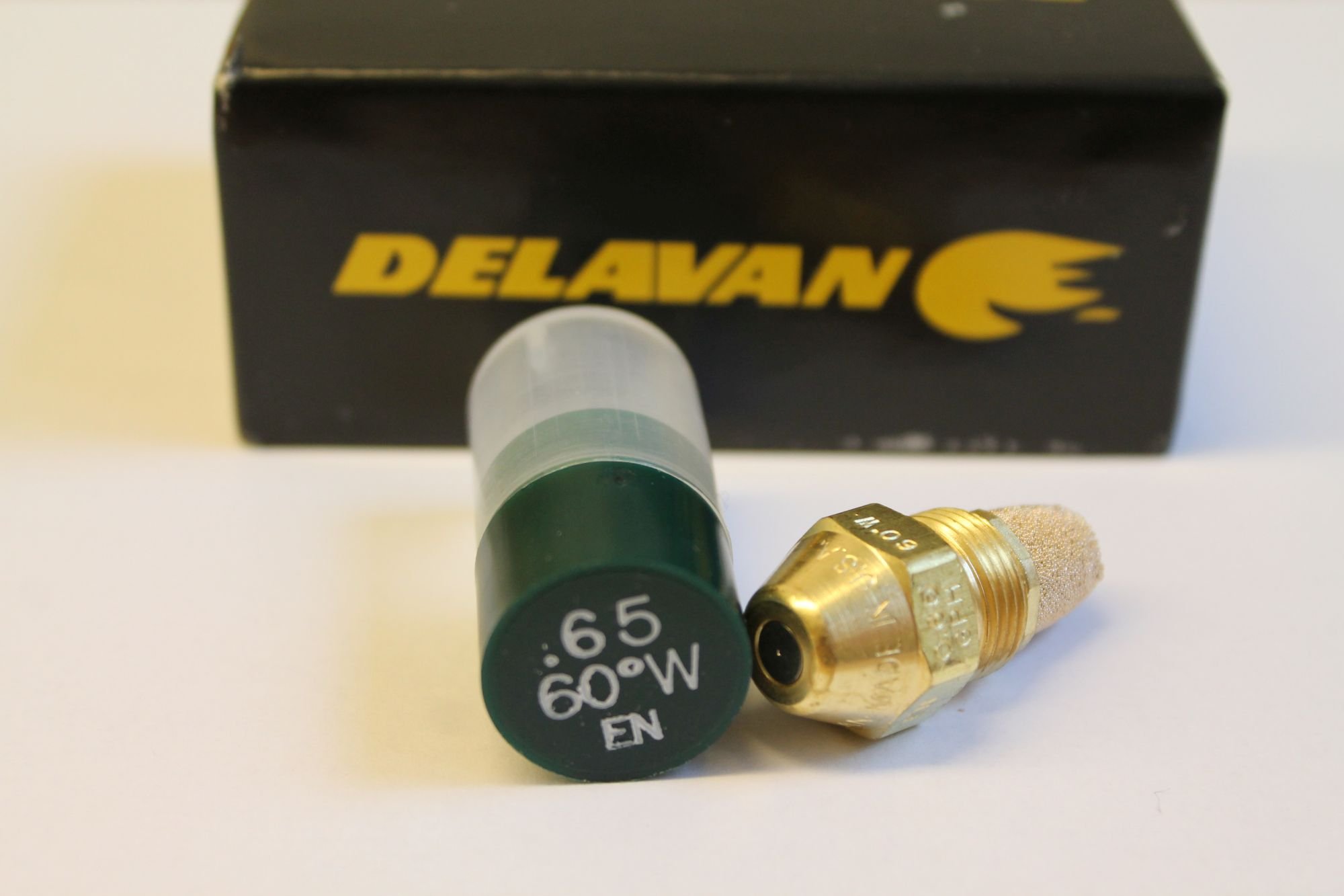 1 x Delavan oil nozzle 0.65 - 60 ° W.