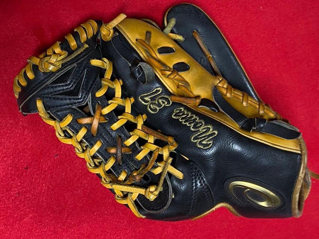 Amazon.co.jp: 広島東洋カープ 37 野間 峻祥 実使用 グラブ : スポーツ