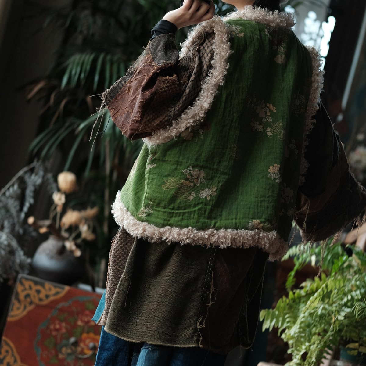 Ystylee Women's Bohemian Floral Quilted Vest Layered Sherpa Trim Patchwork Design Sleeveless Coat