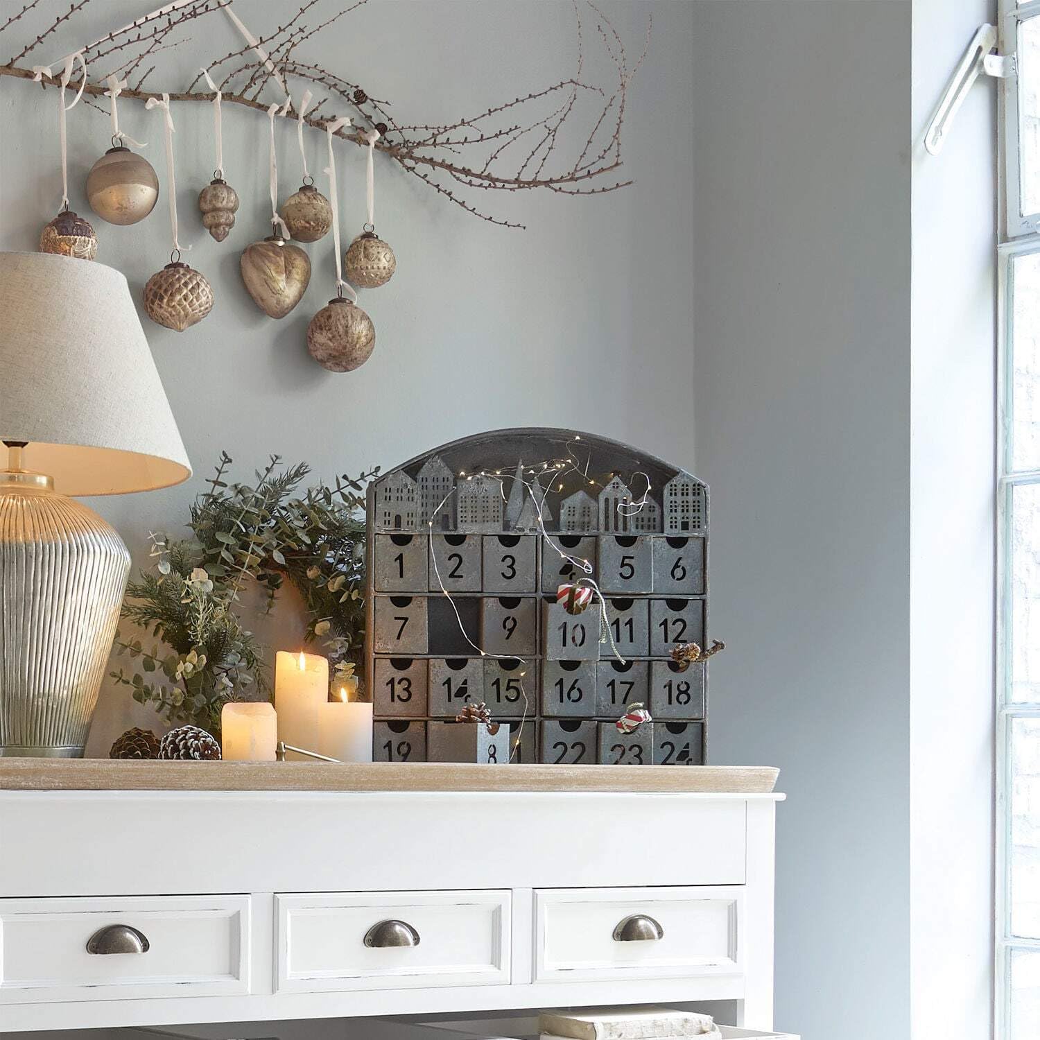 LOBERON Adventskalender Aus Mangoholz - Mit 24 Haken & Holzstern