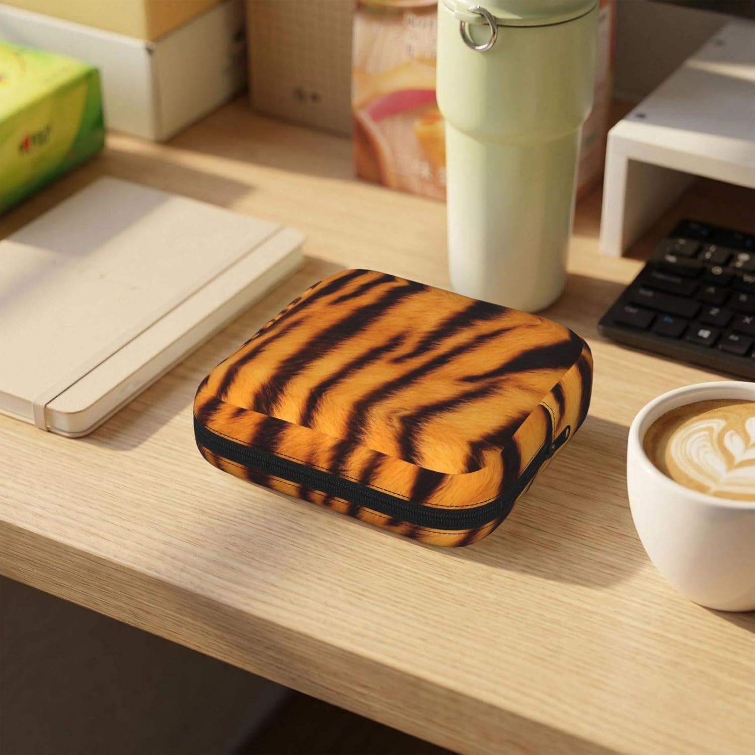 Tiger Striped Pattern Print Women Period Bag Sanitary Pouch Portable Pad Pouch Tampon Holder Small Zipper Pouch Storage Bag