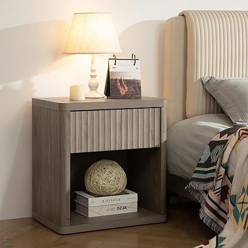 Miniatura 16 de SICOTAS Mesita de Noche con Almacenamiento de Cajón Mesa Lateral de Cama Acanalada Mesa Auxiliar Grande Moderna Ancha Mesita de Noche de Mediados