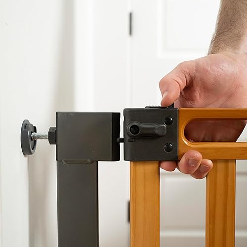Miniatura 8 de Summer West End - Puerta de seguridad para bebés, madera teñida de roble miel con marco de metal pizarra, 30 pulgadas de alto, se adapta a aberturas
