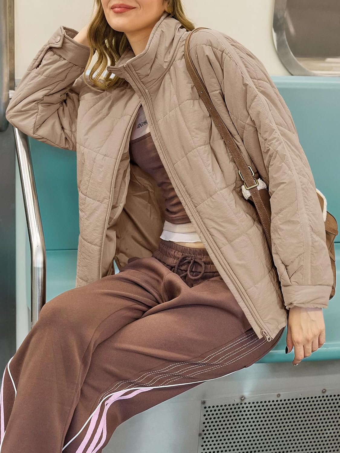 GeGekoko Women's Lightweight Oversized Long Sleeve Zip Water Resistant Packable Puffer Jacket Warm Short Winter Coat - Image 4